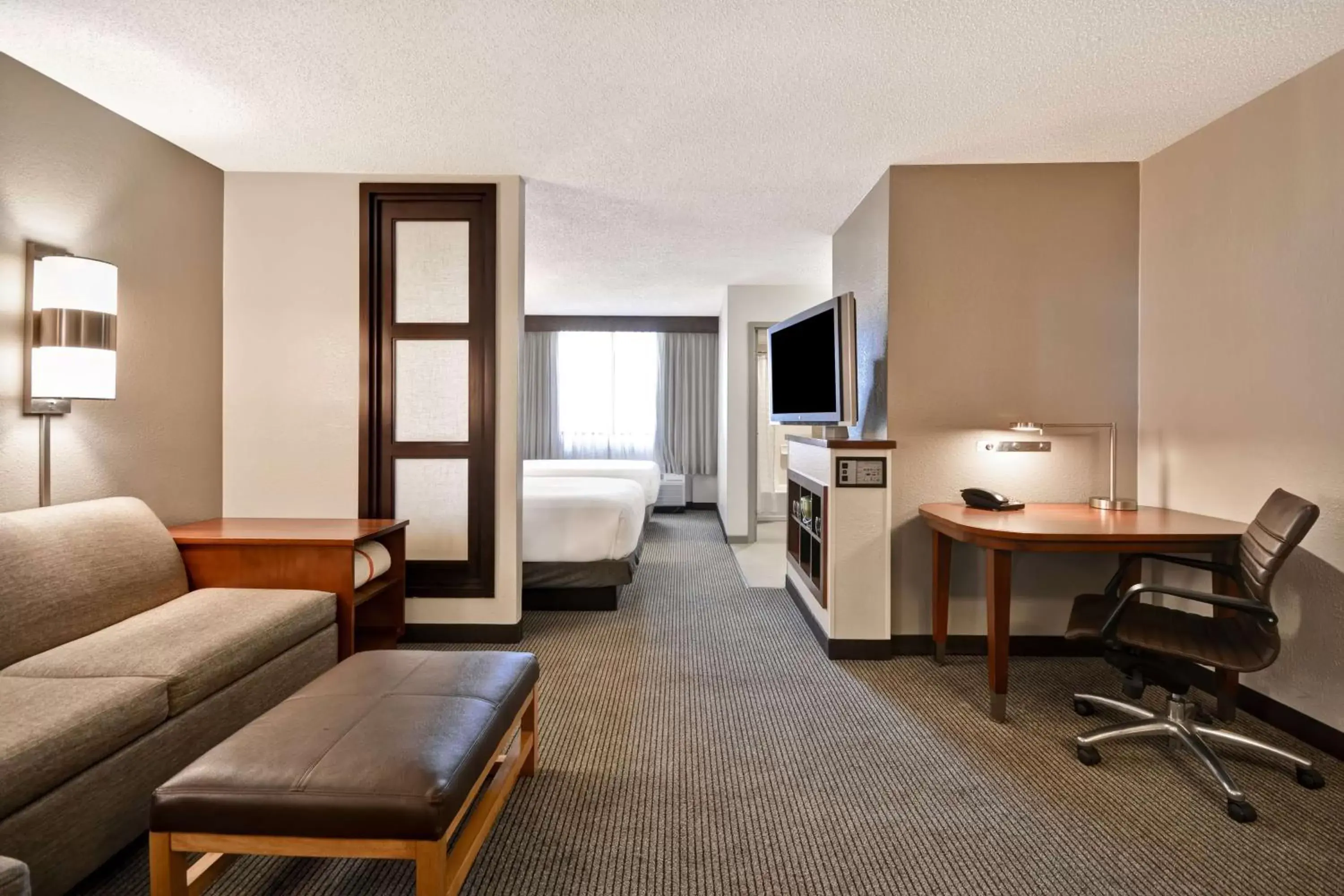 King Room with Sofa Bed and Roll-In Shower in Hyatt Place Miami Airport-West/Doral
