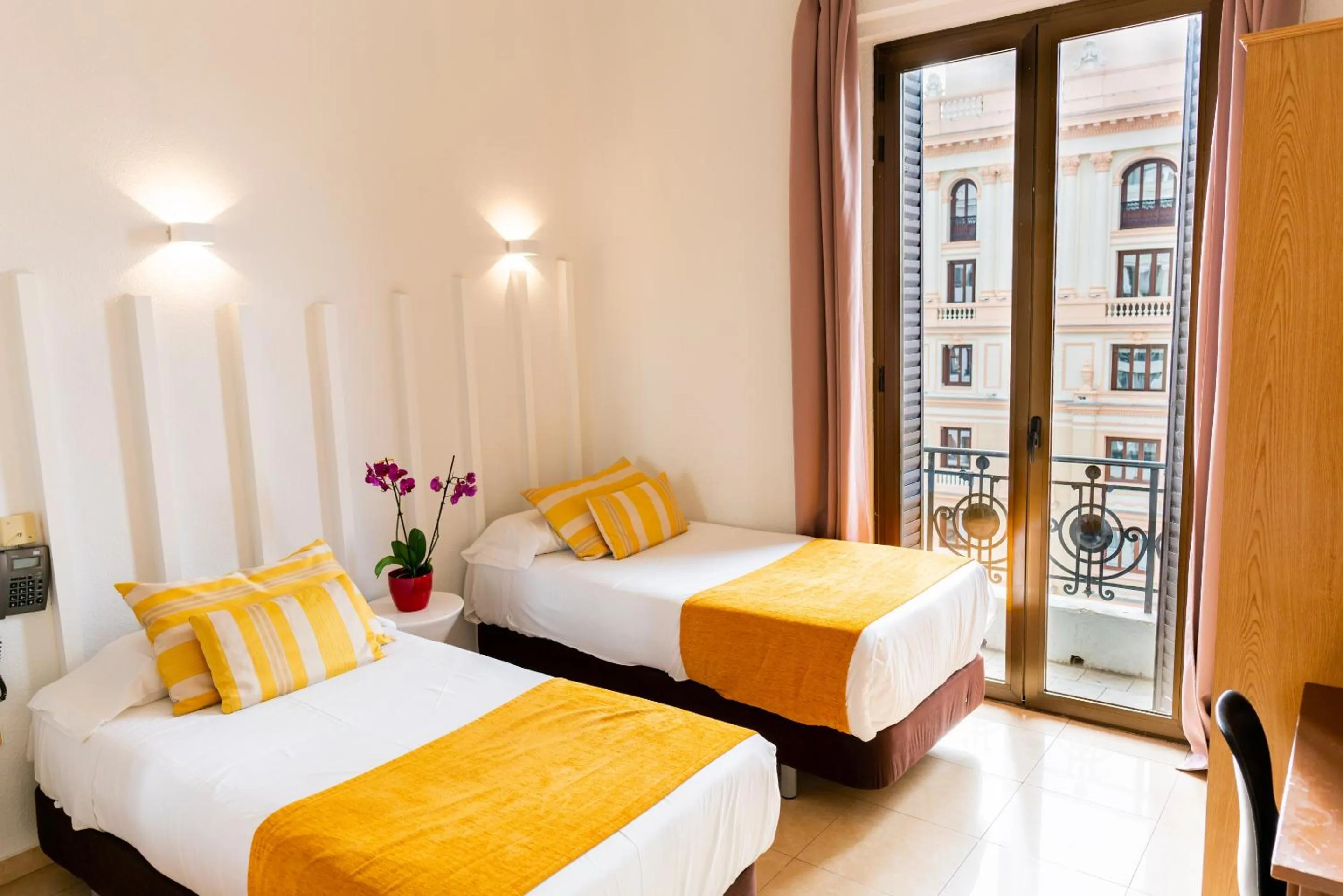 Bedroom, Bed in Hostal Josefina-Gran Vía