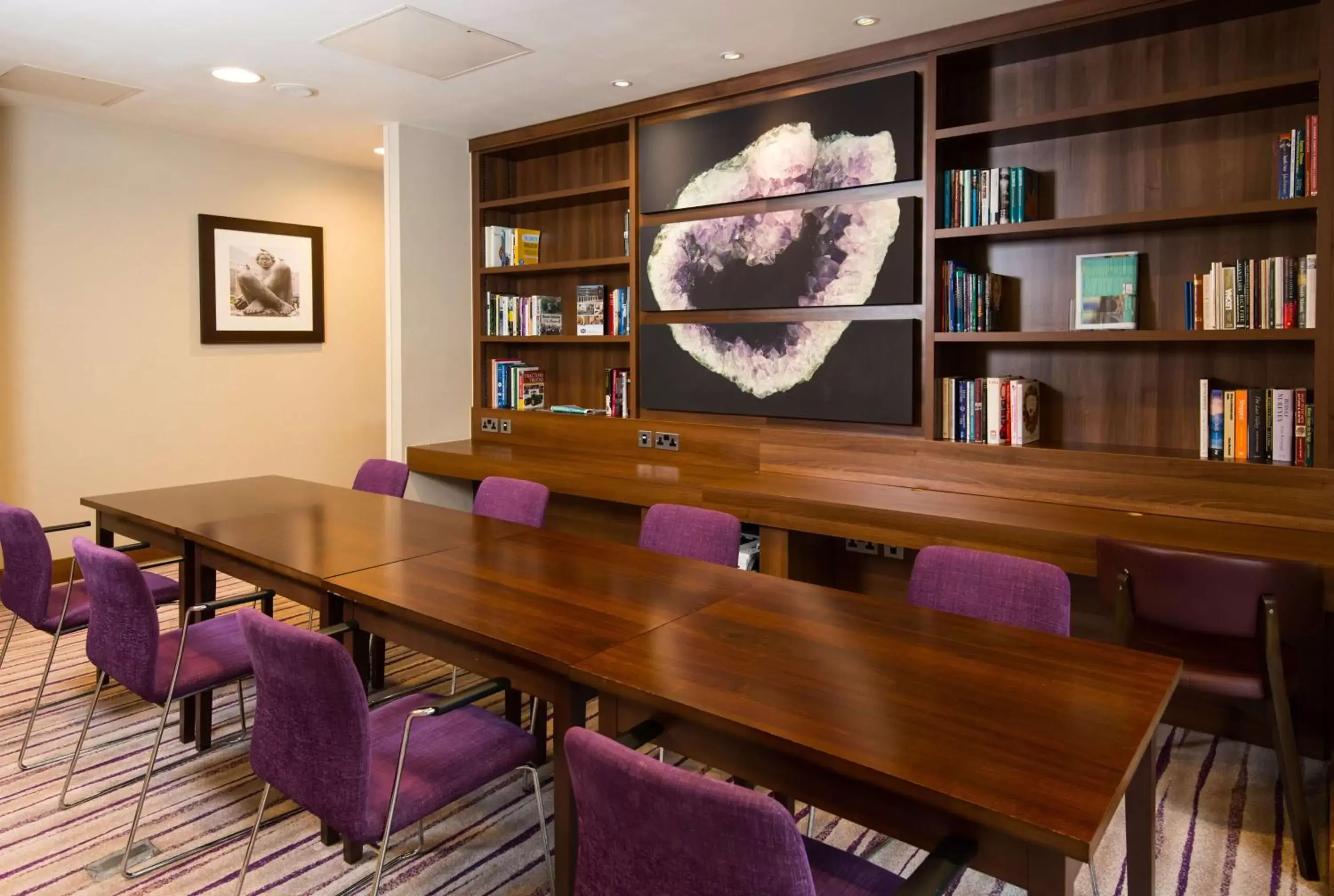 Lobby or reception, Library in Hampton by Hilton Birmingham Jewellery Quarter