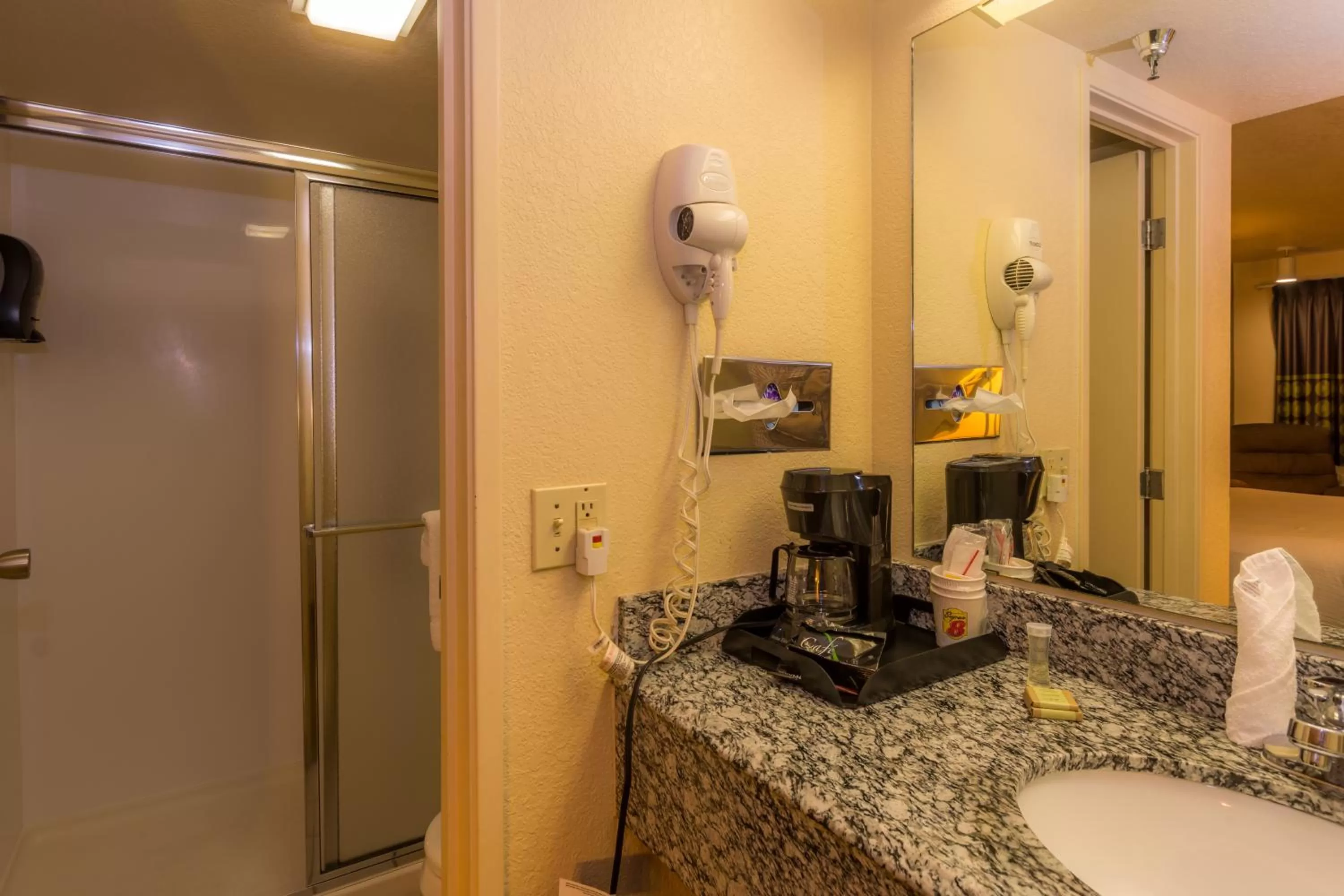 Queen Room - Mobility Access/Non-Smoking in Super 8 by Wyndham Oklahoma Airport Fairgrounds West