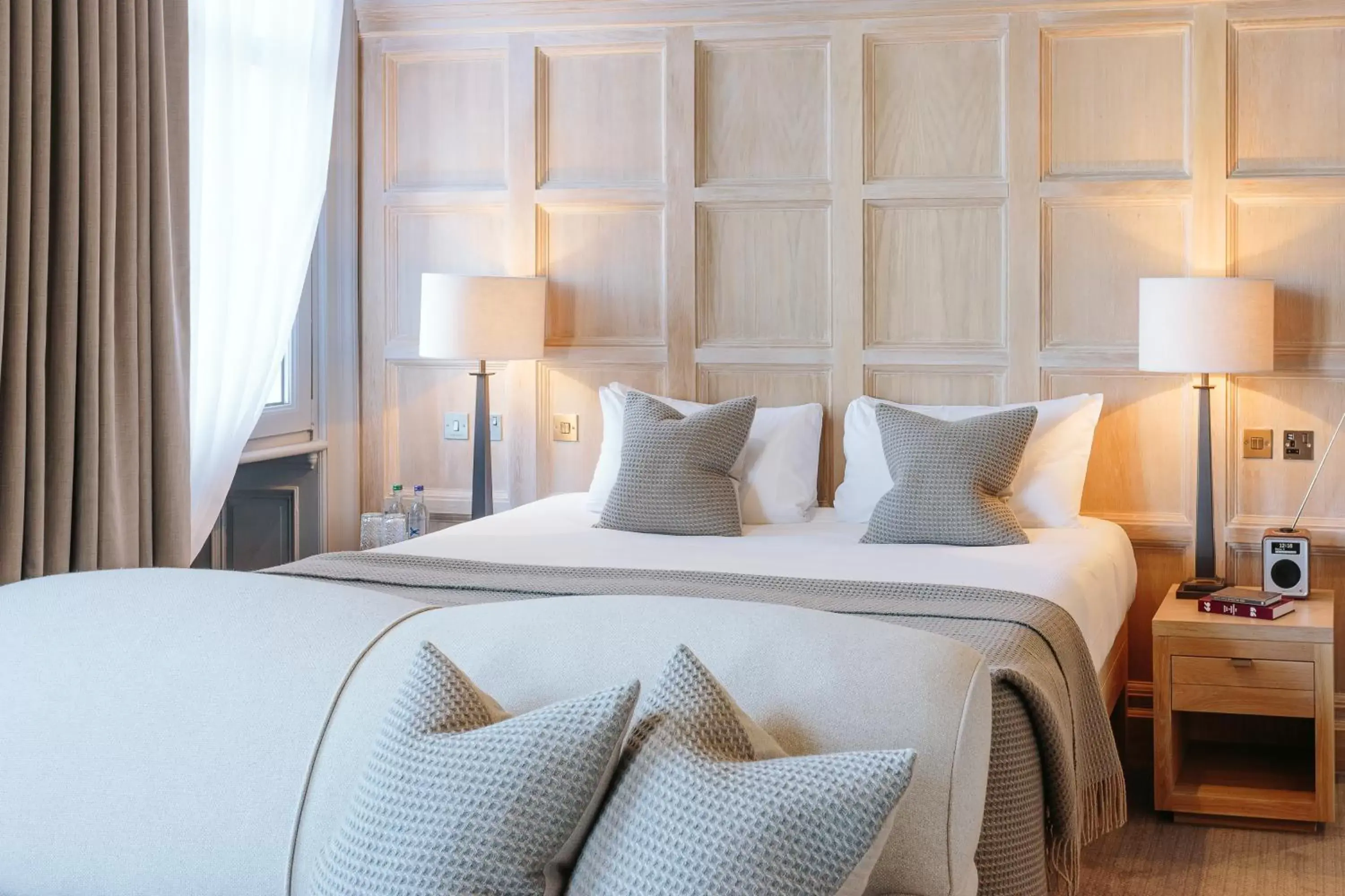 Bedroom, Bed in The Scotsman Hotel