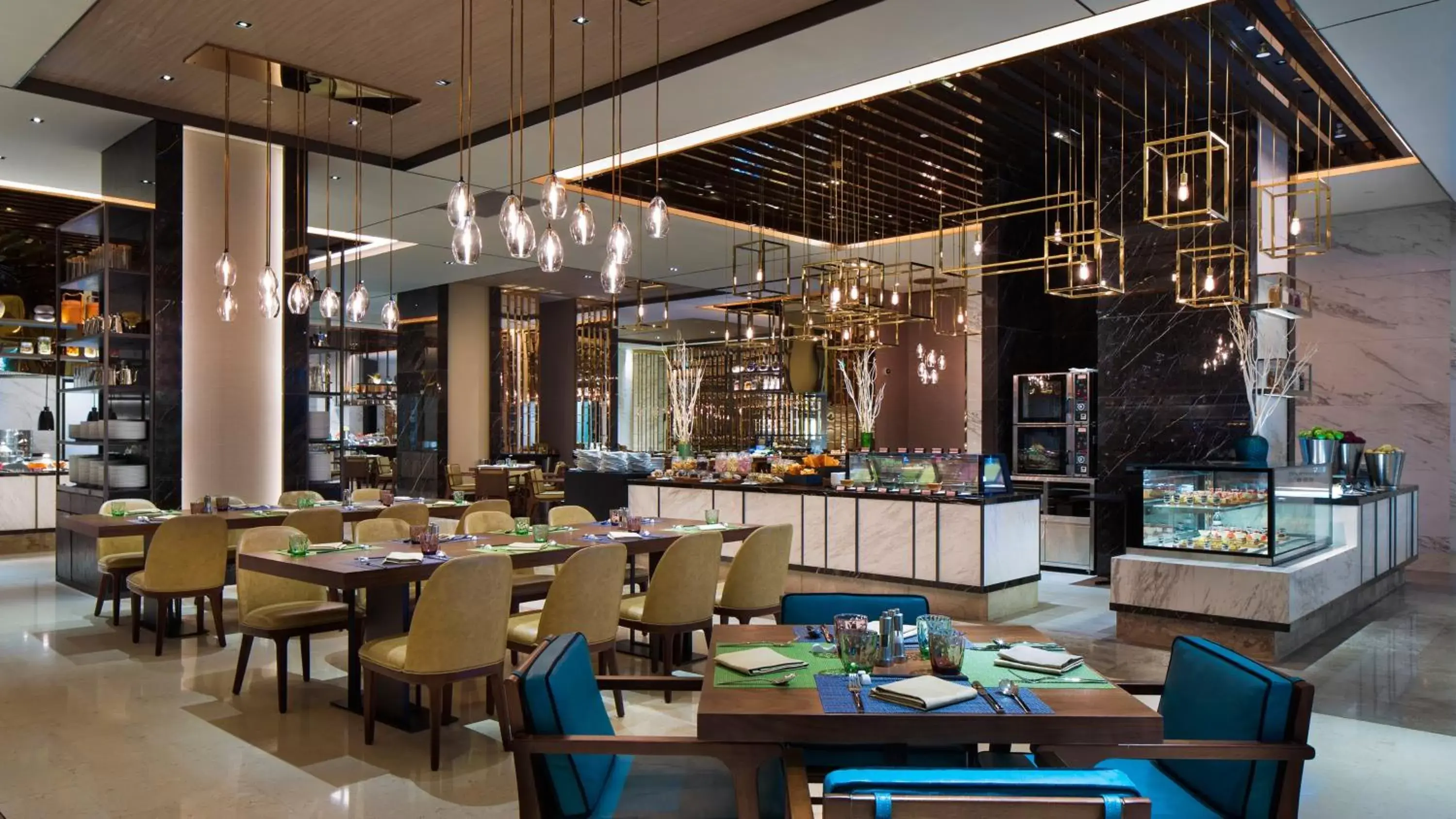 Restaurant/Places to Eat in InterContinental Shanghai Hongqiao NECC, an IHG Hotel