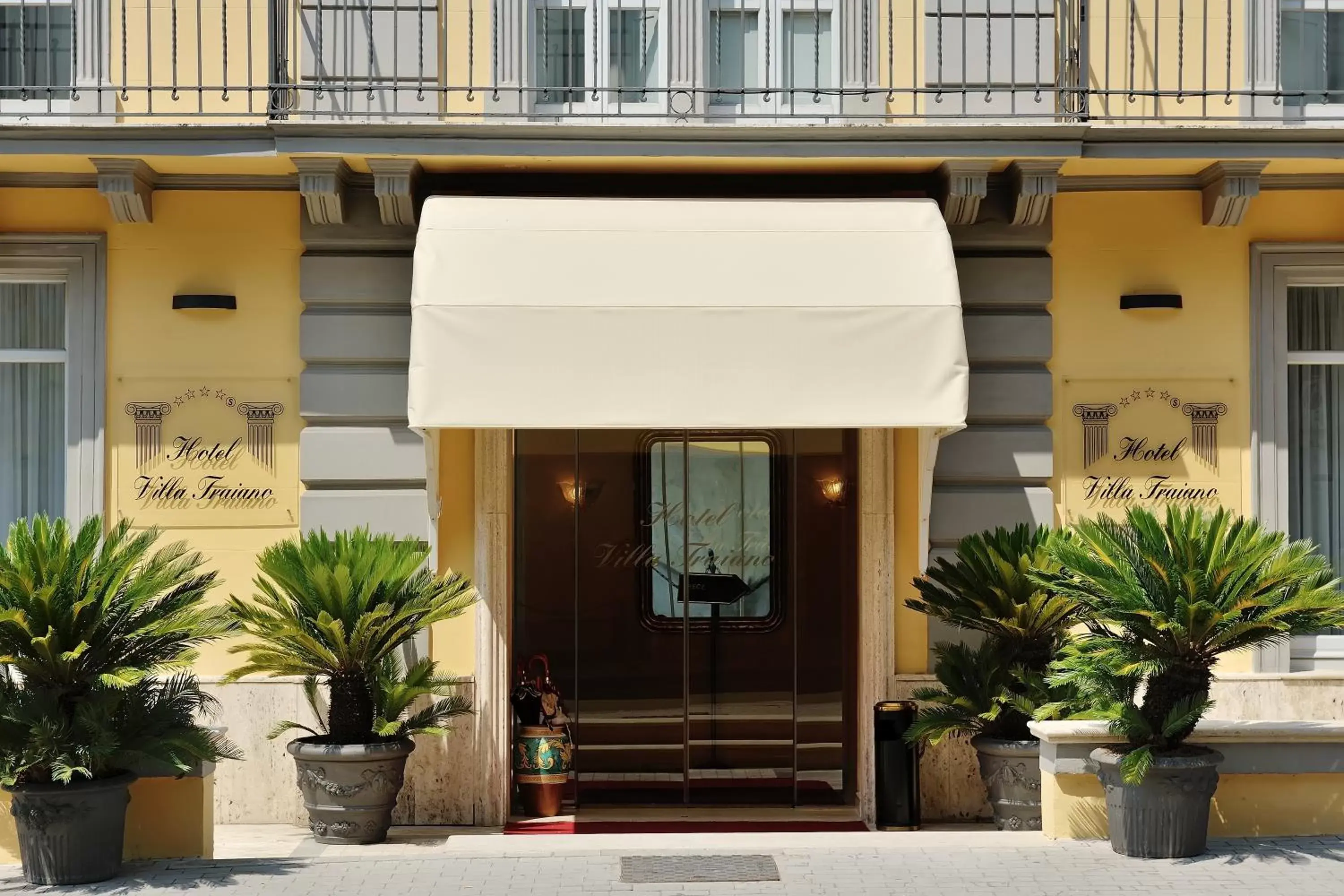 Facade/entrance in Hotel Villa Traiano