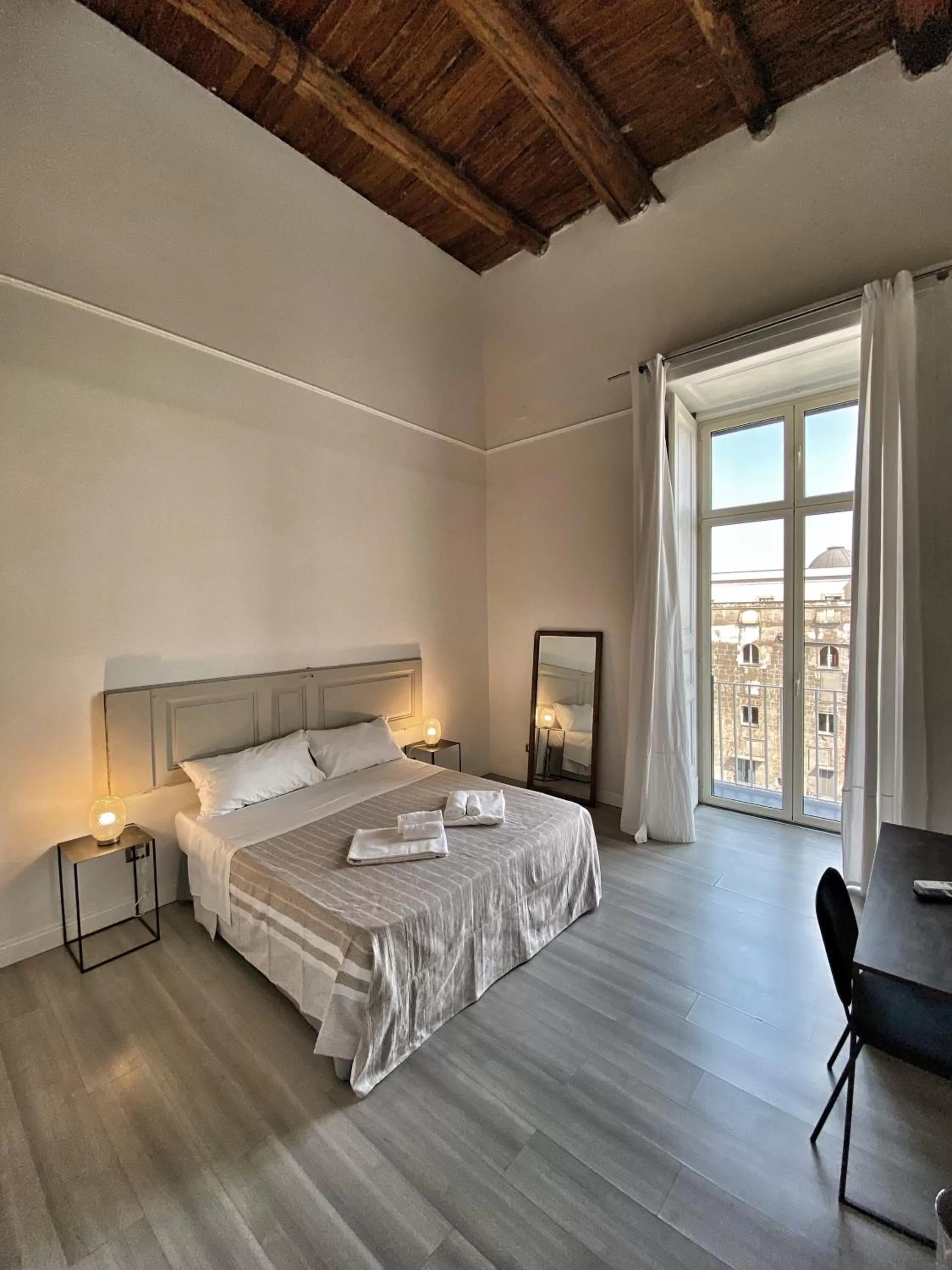 Bedroom, Bed in Bellini View