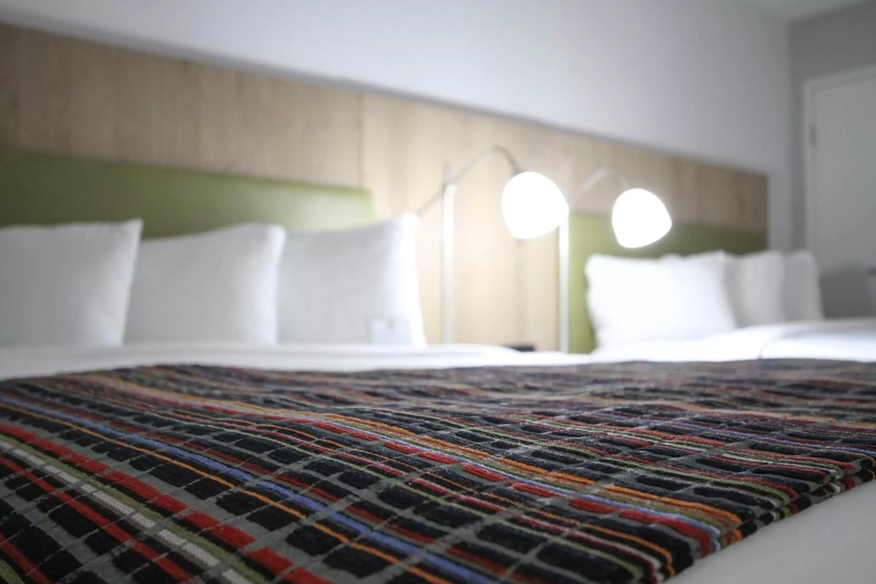 Decorative detail, Bed in GreenTree Inn & Suites Phoenix Sky Harbor
