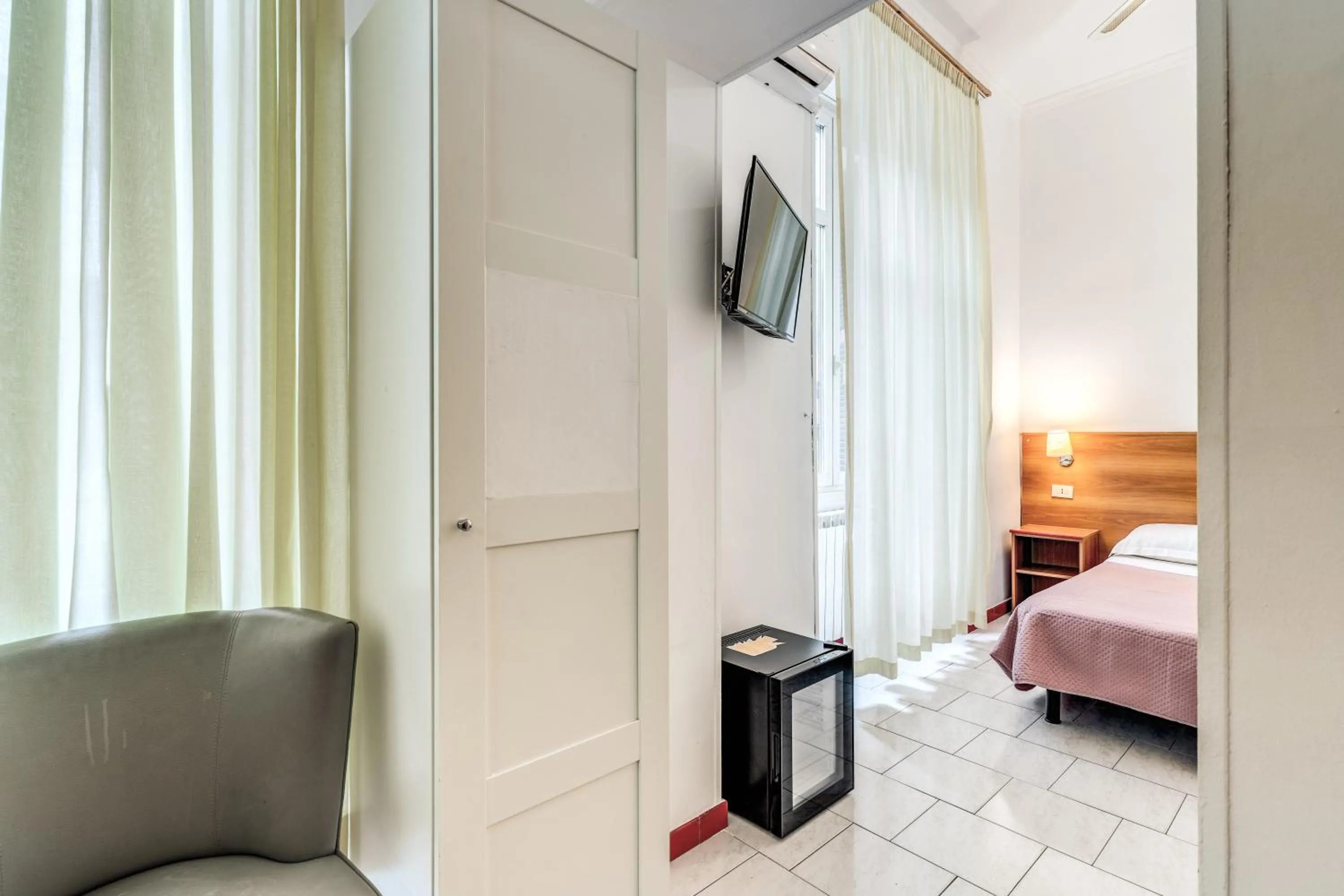 Bedroom, Bed in Hotel Altavilla 9