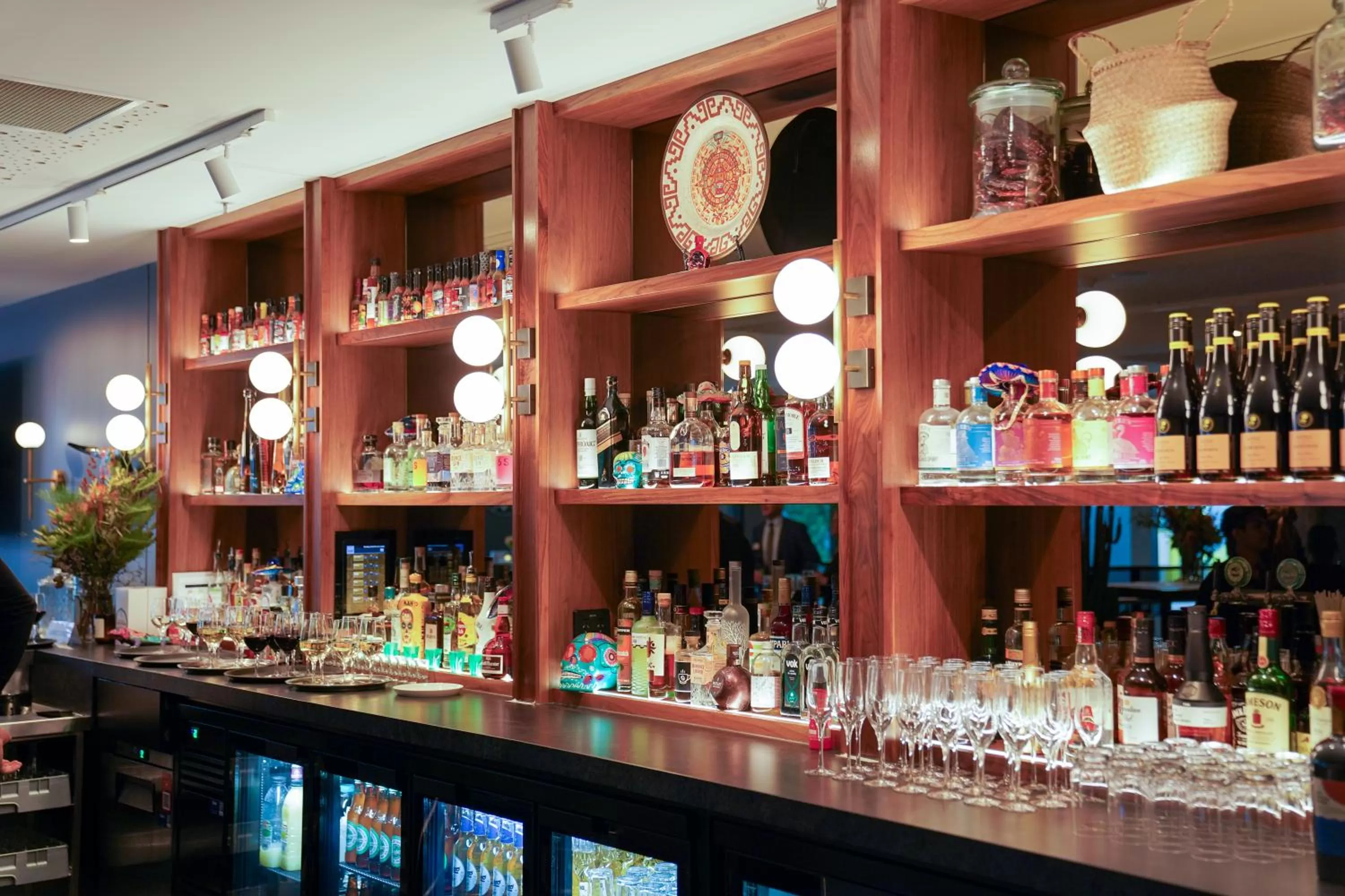 Lounge or bar in TRYP Adelaide by Wyndham