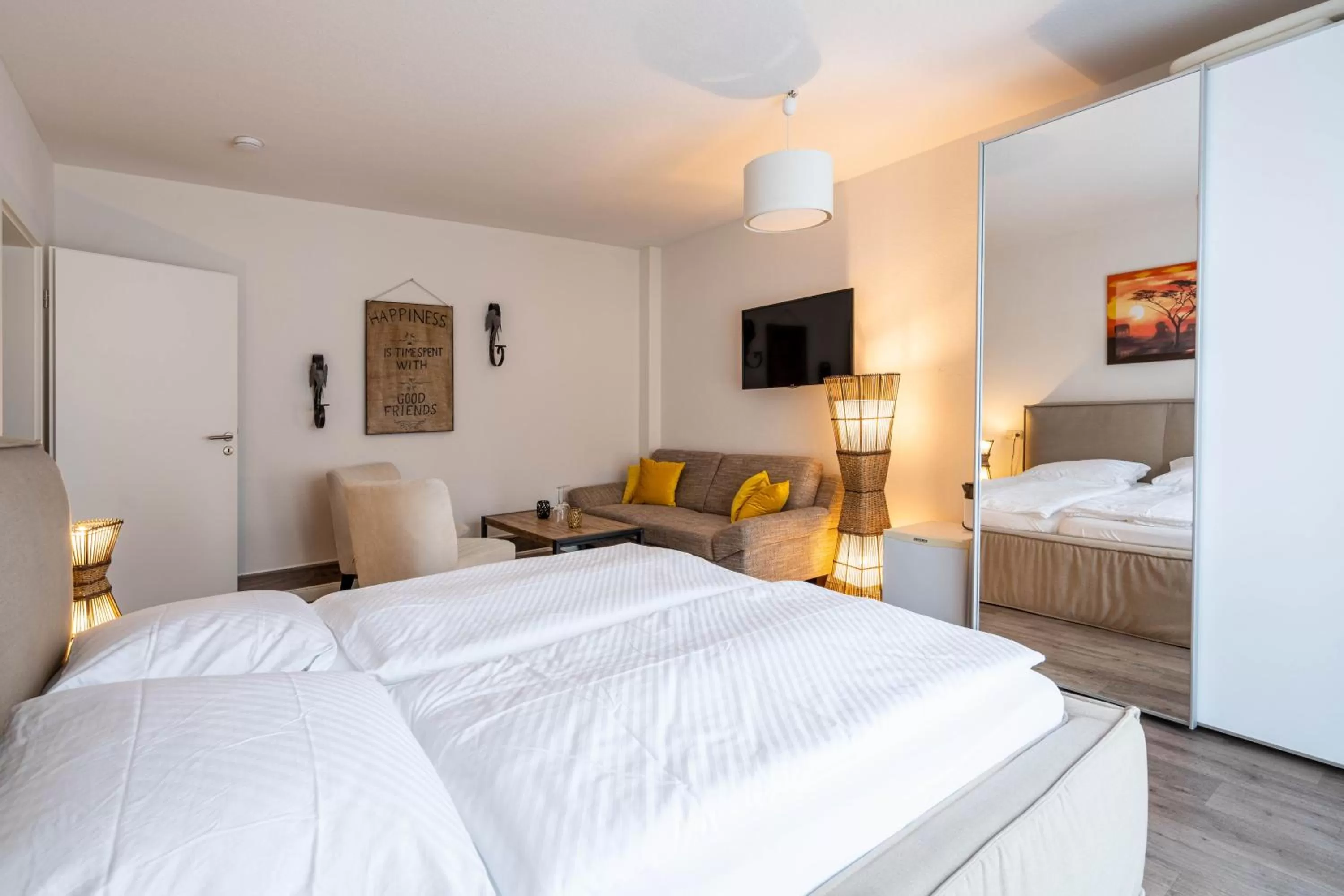 Photo of the whole room, Bed in Hotel Luina Beach