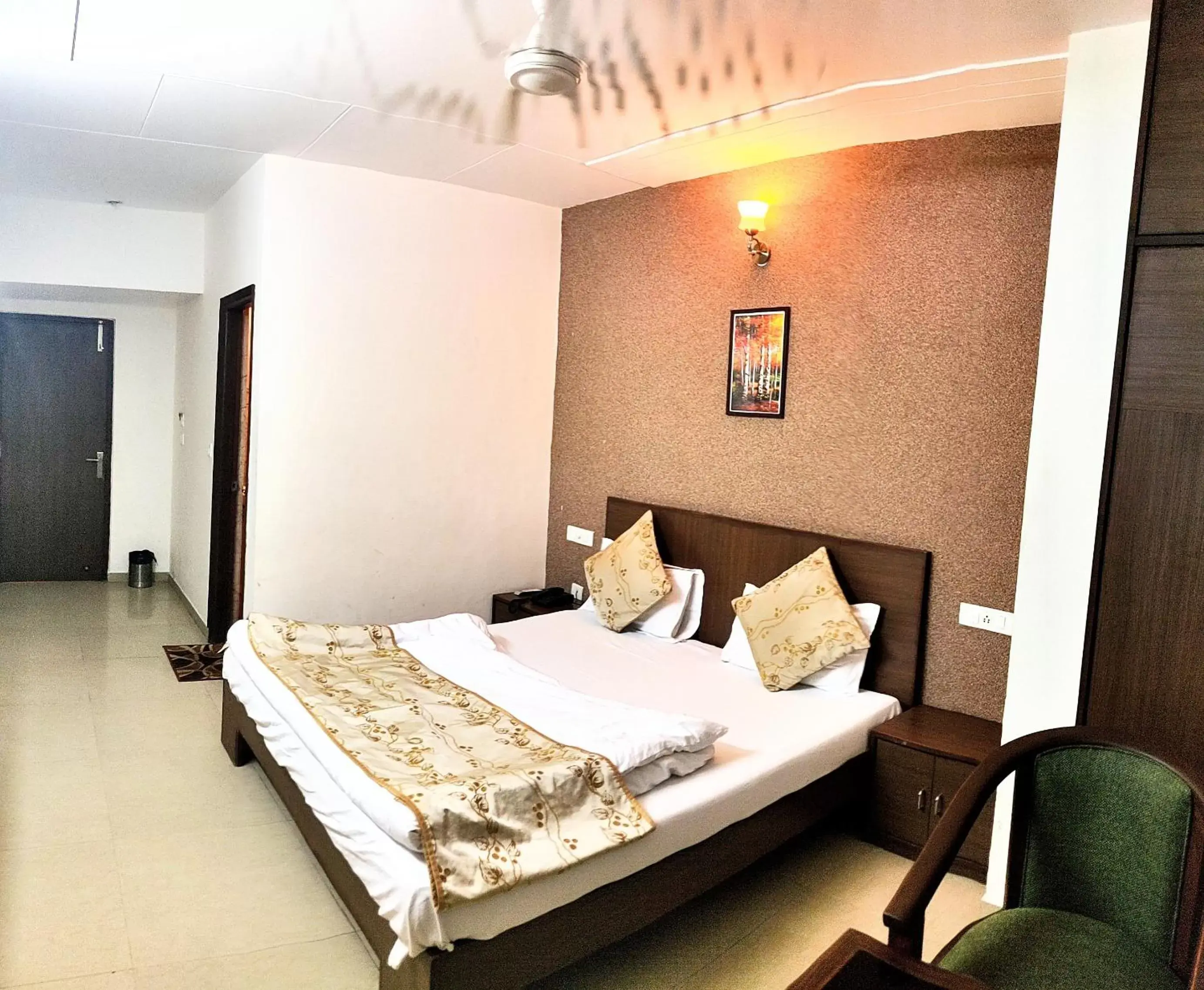 Bedroom, Bed in Hotel Pride Bedroom, Bed in Hotel Pride