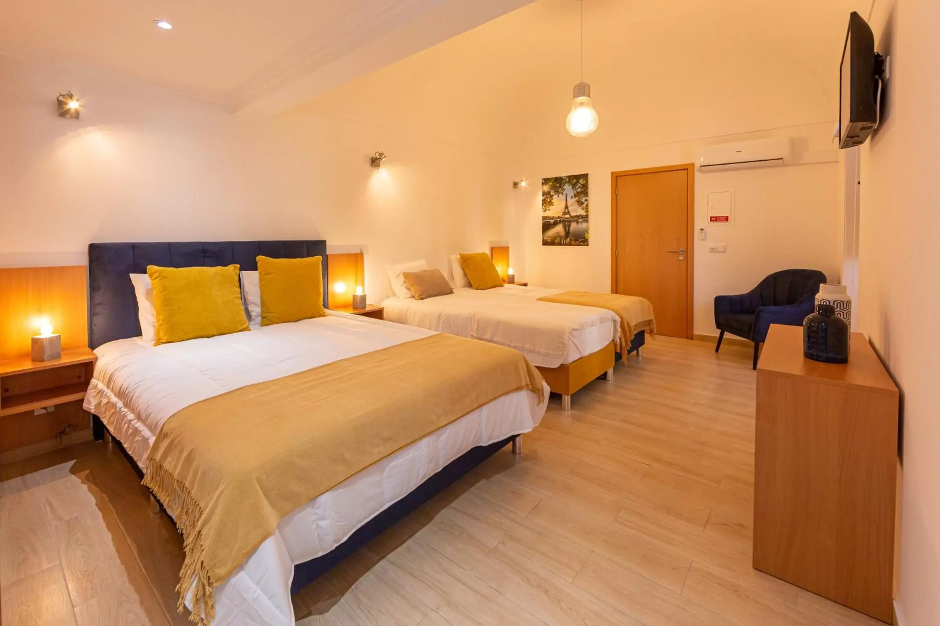 Classic Triple Room in Luxury Palm Suites Classic Triple Room in Luxury Palm Suites