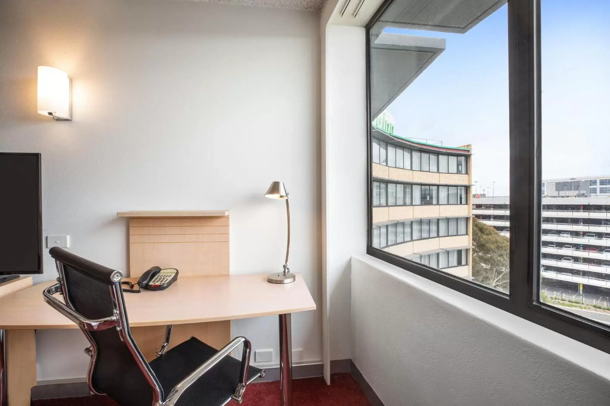 Photo of the whole room in Holiday Inn Melbourne Airport by IHG Photo of the whole room in Holiday Inn Melbourne Airport by IHG