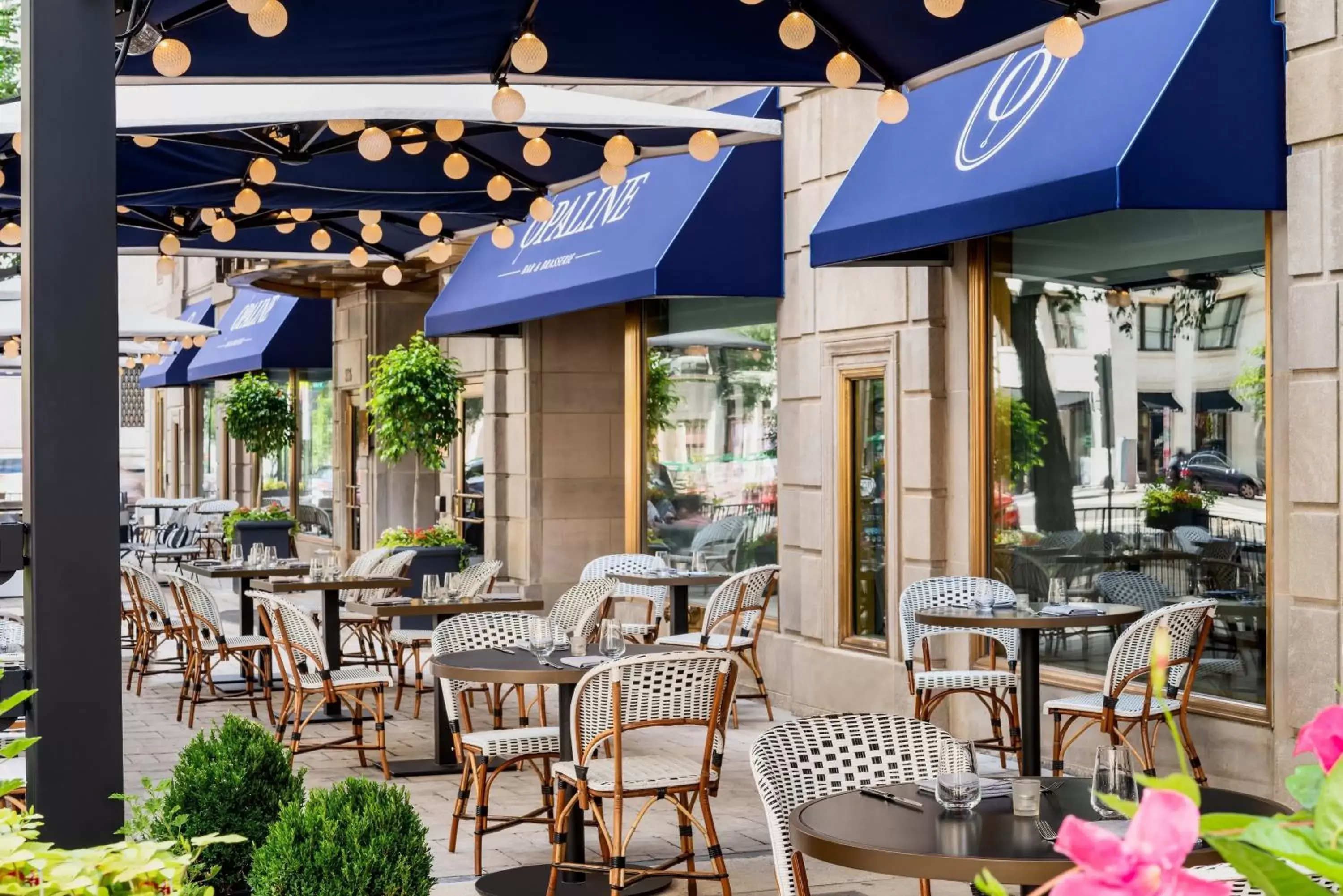 Patio, Restaurant/Places to Eat in Sofitel Lafayette Square Washington DC