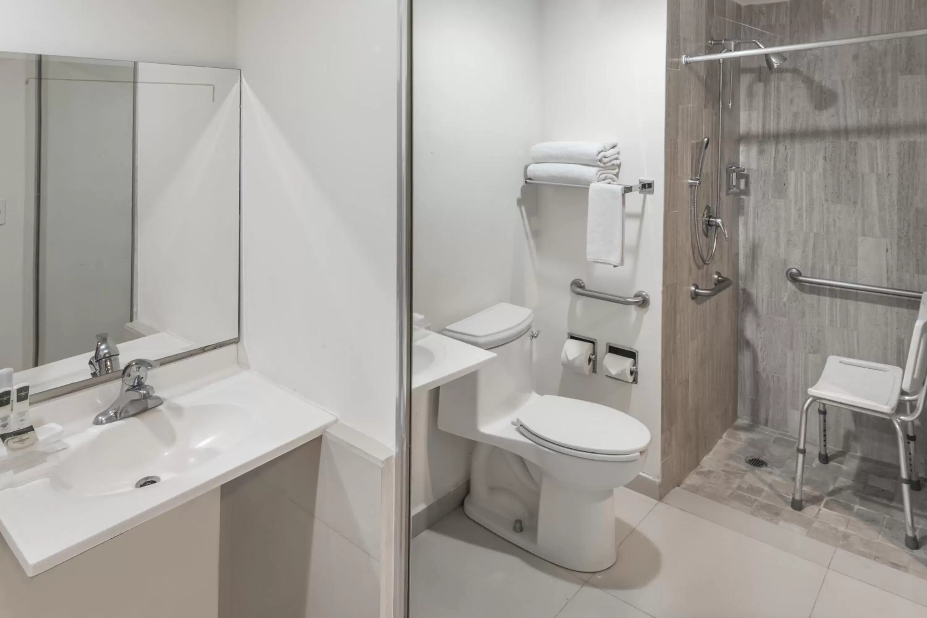 Bathroom in Wyndham Executivo Culiacan