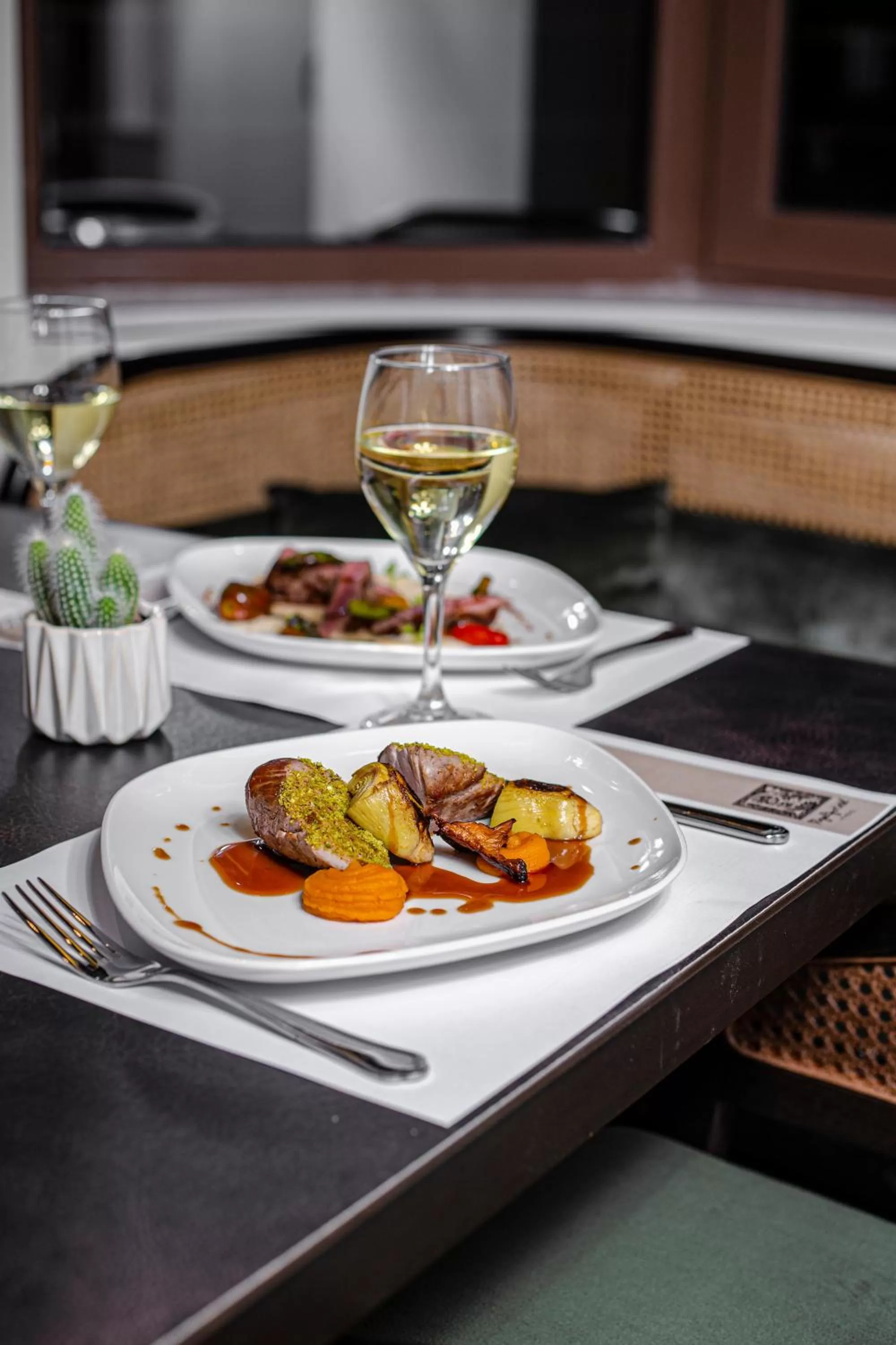 Restaurant/places to eat in Royalty Hotel Athens