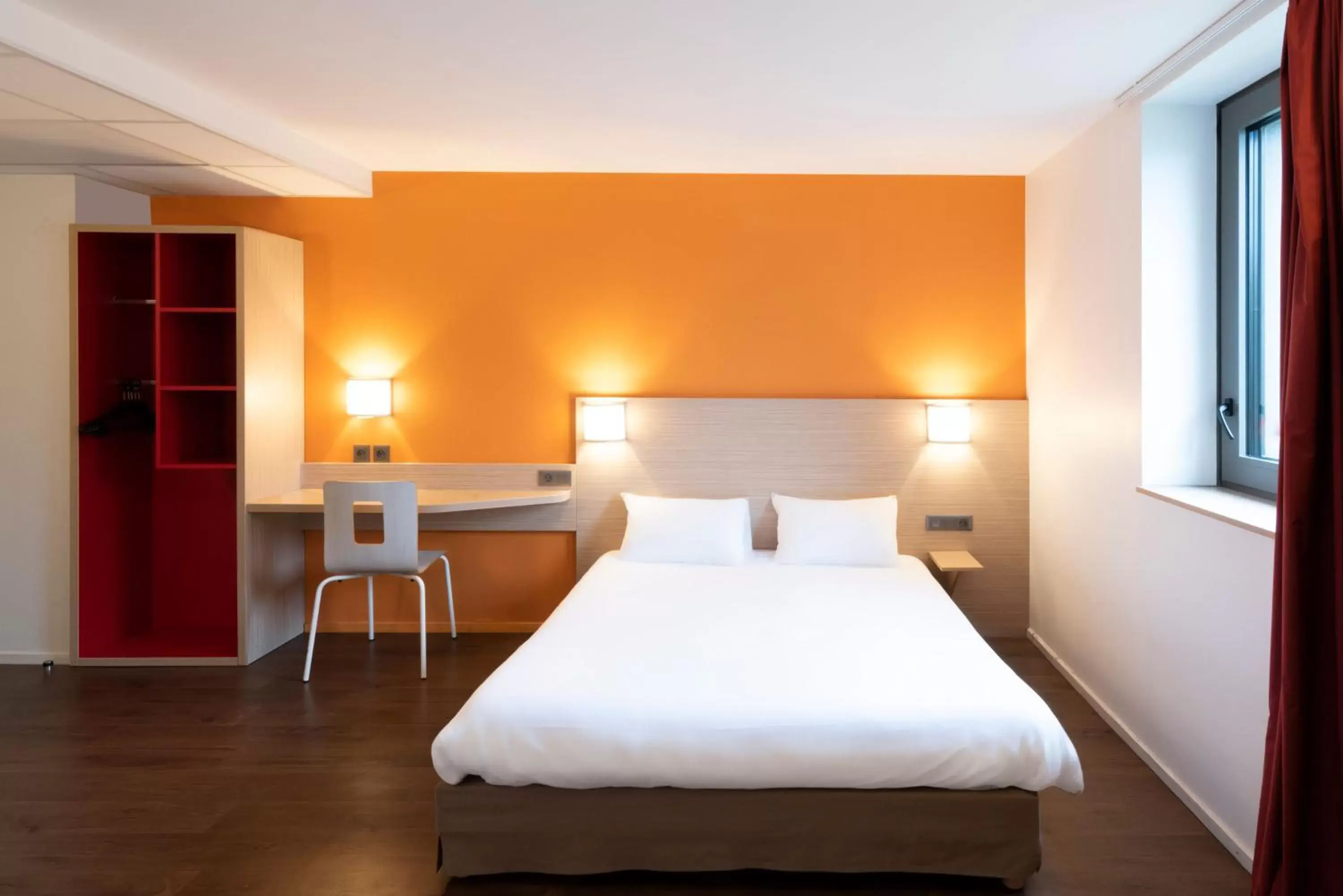 Bedroom, Bed in Premiere Classe Le Havre Centre-LES DOCKS