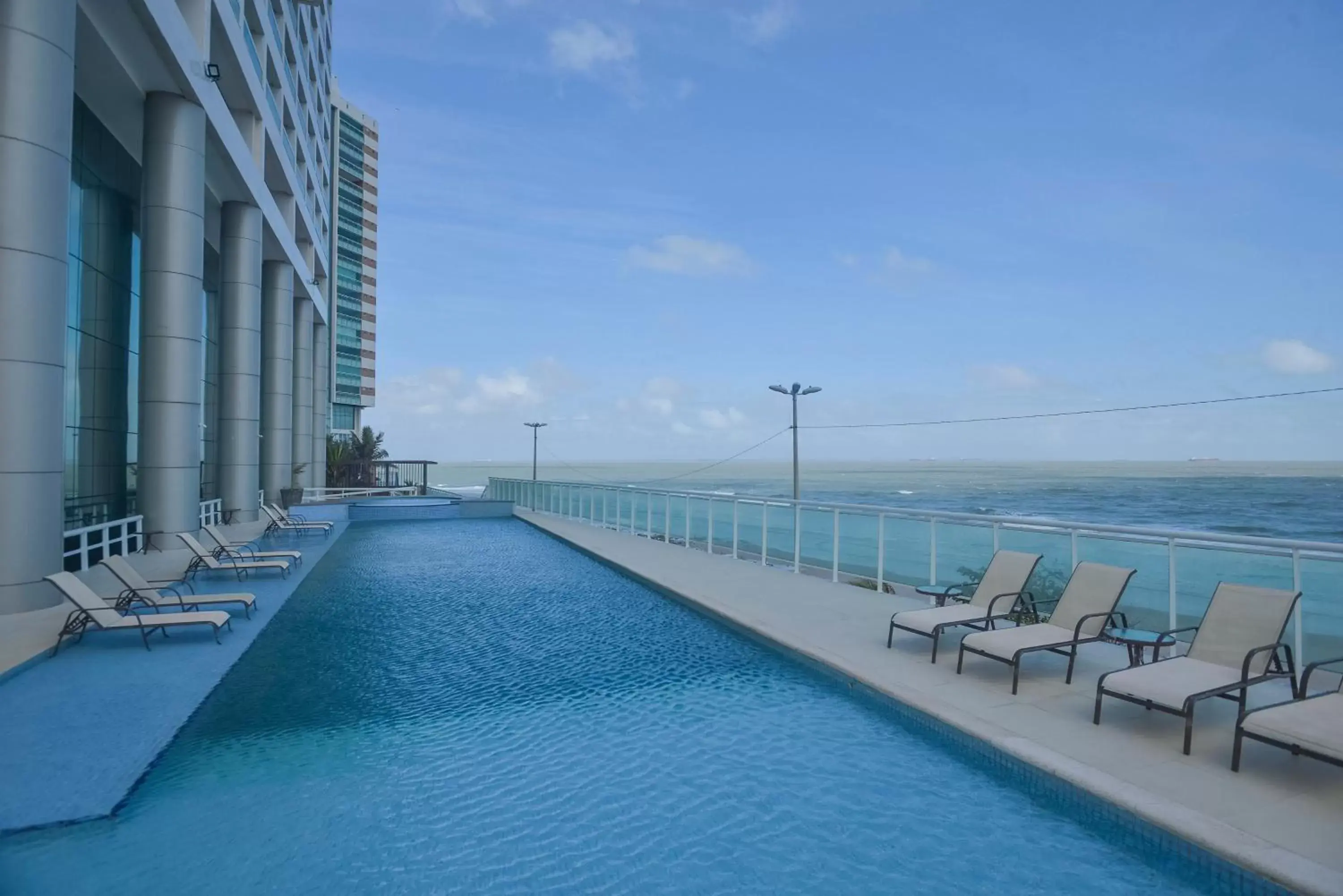 Swimming Pool in Hotel Luzeiros São Luis