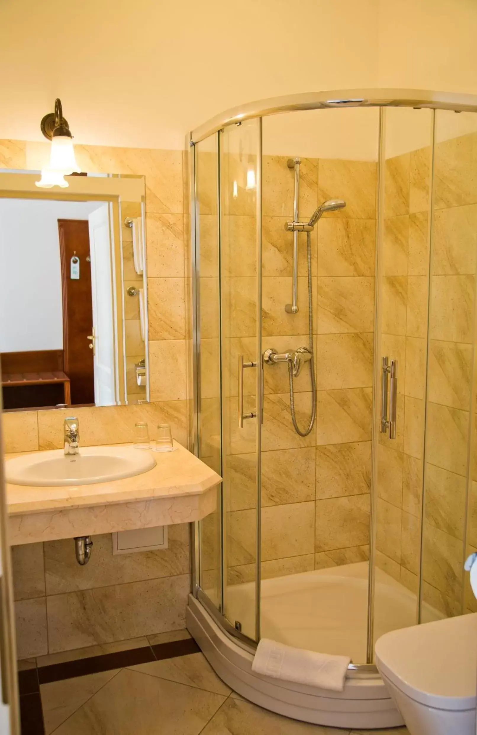 Bathroom in Hotel Polonia