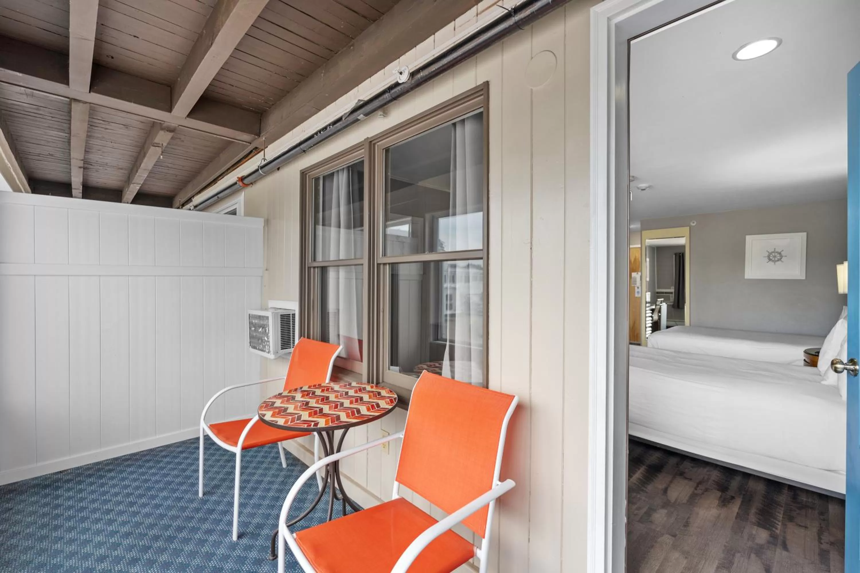 Property building in Trade Winds Inn