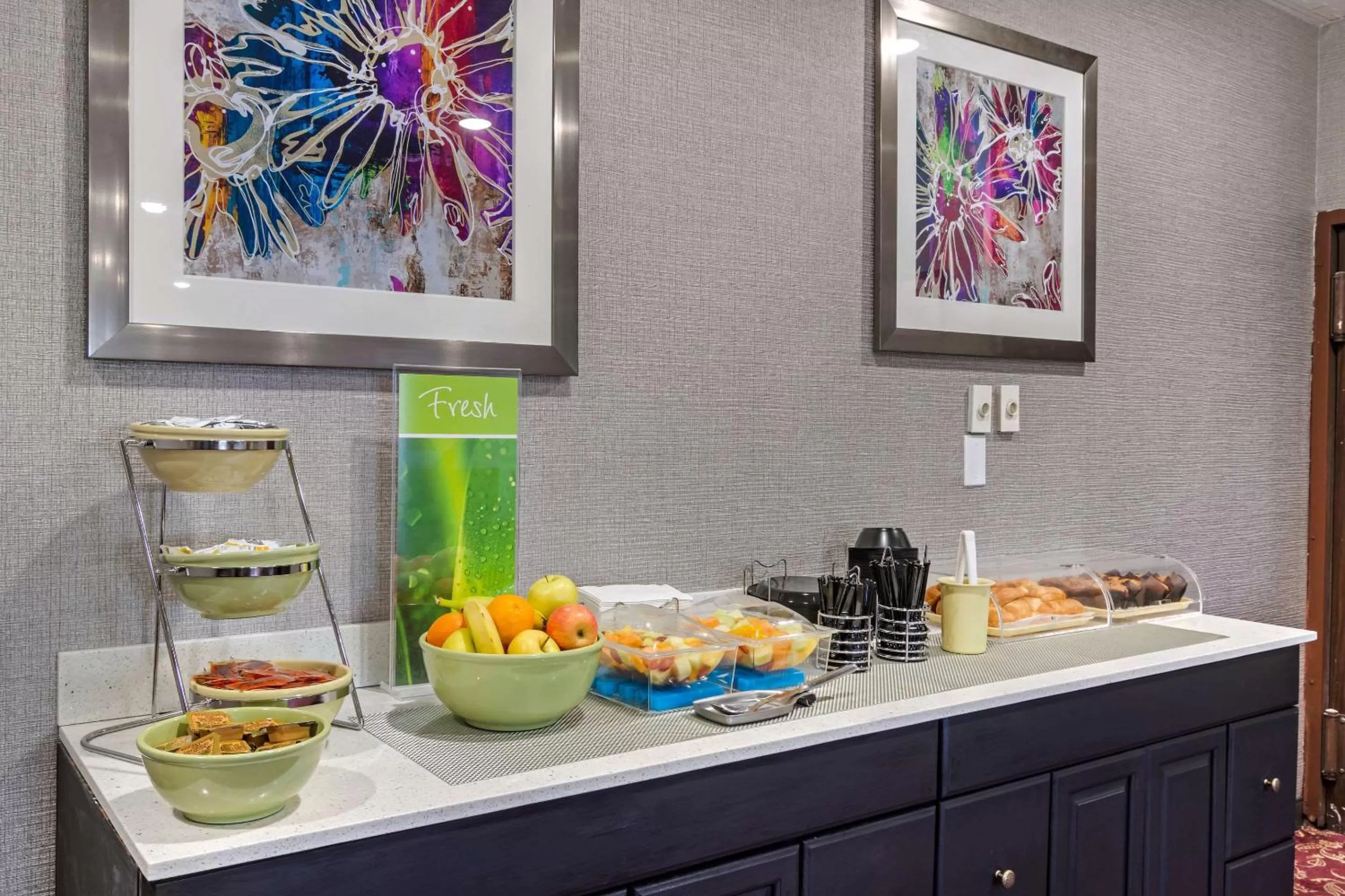 Restaurant/places to eat in Quality Inn & Suites Cartersville South