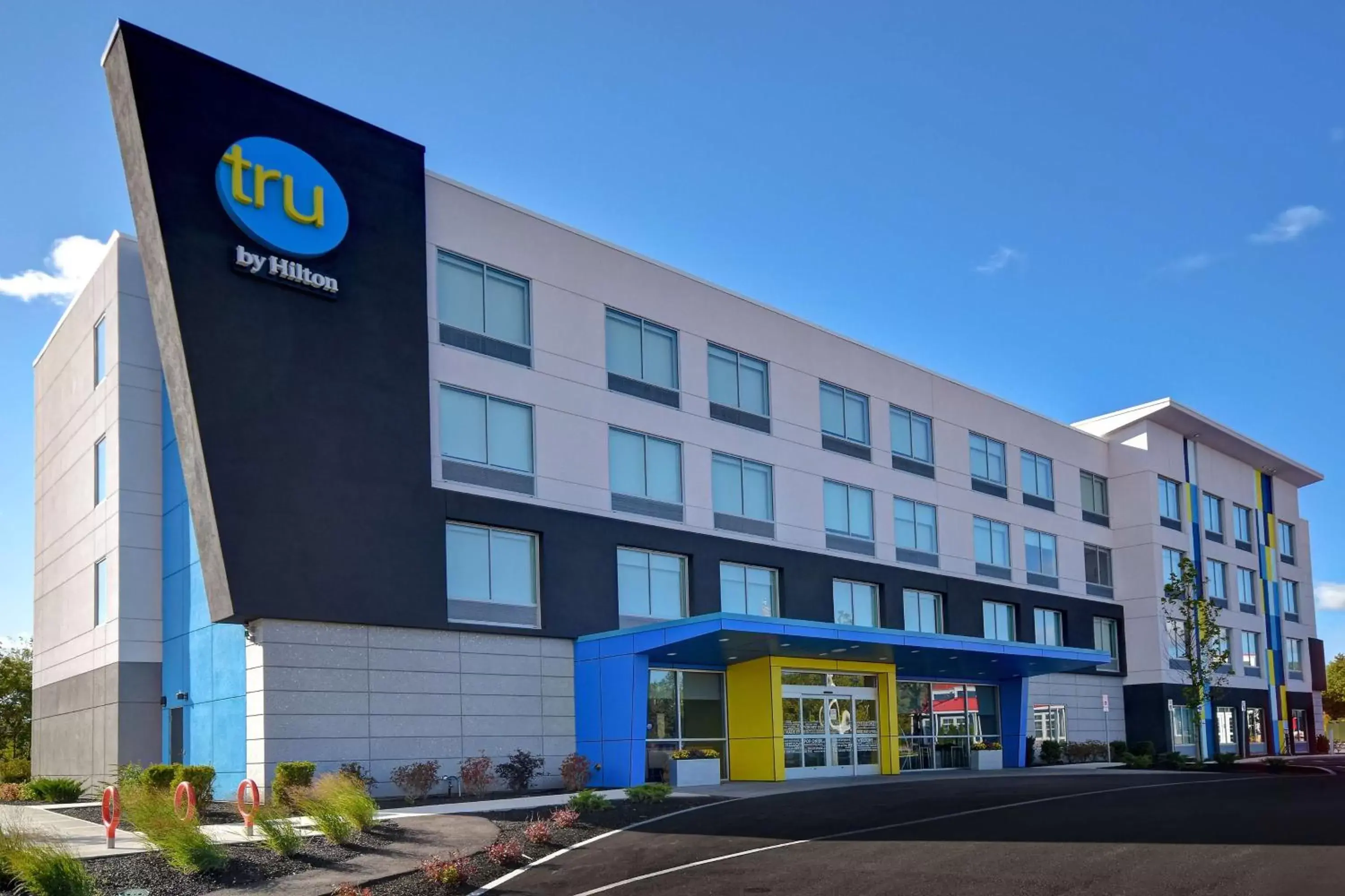 Property Building in Tru By Hilton Concord, Nh