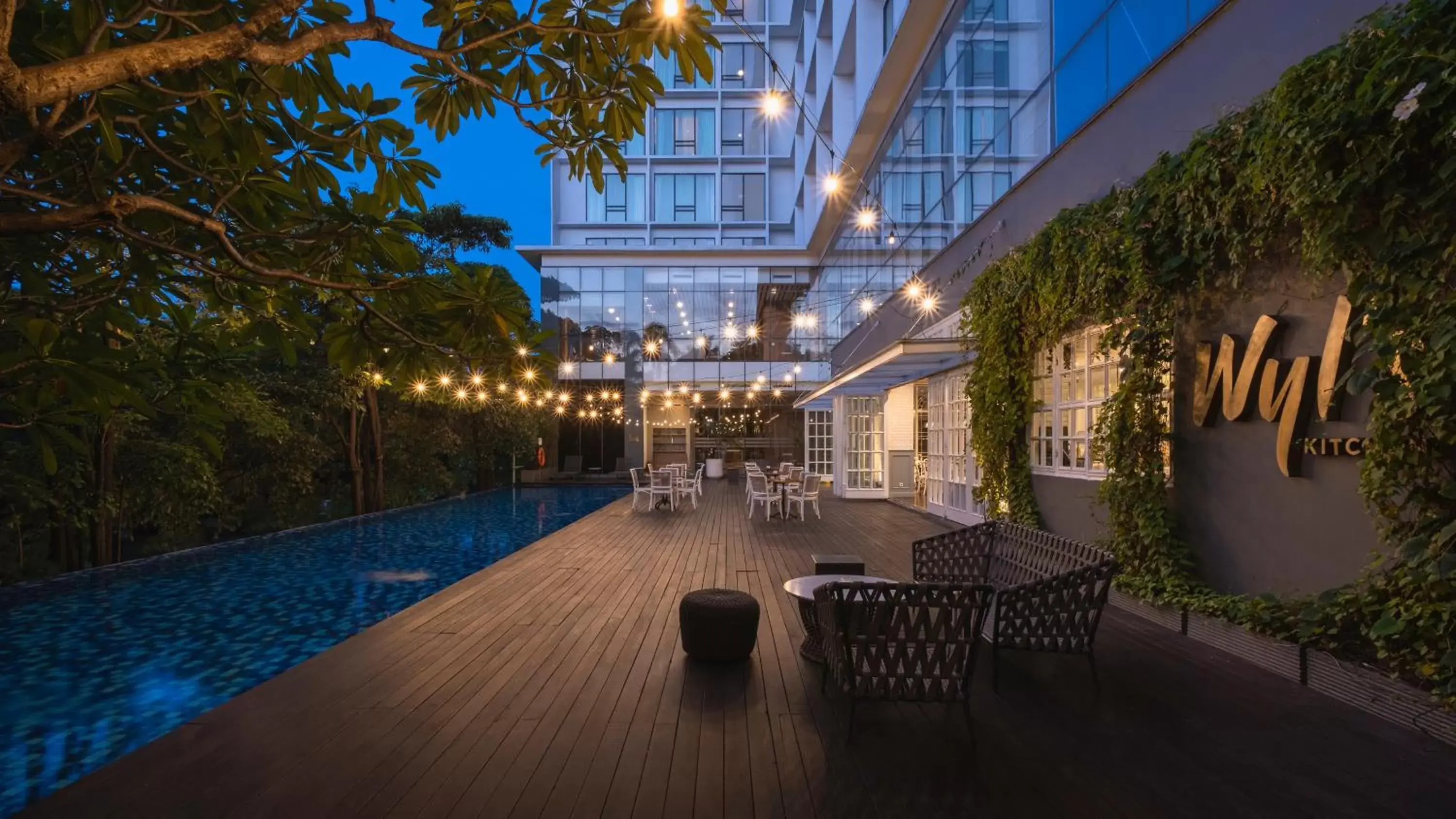 Swimming Pool in Veranda Hotel Pakubuwono