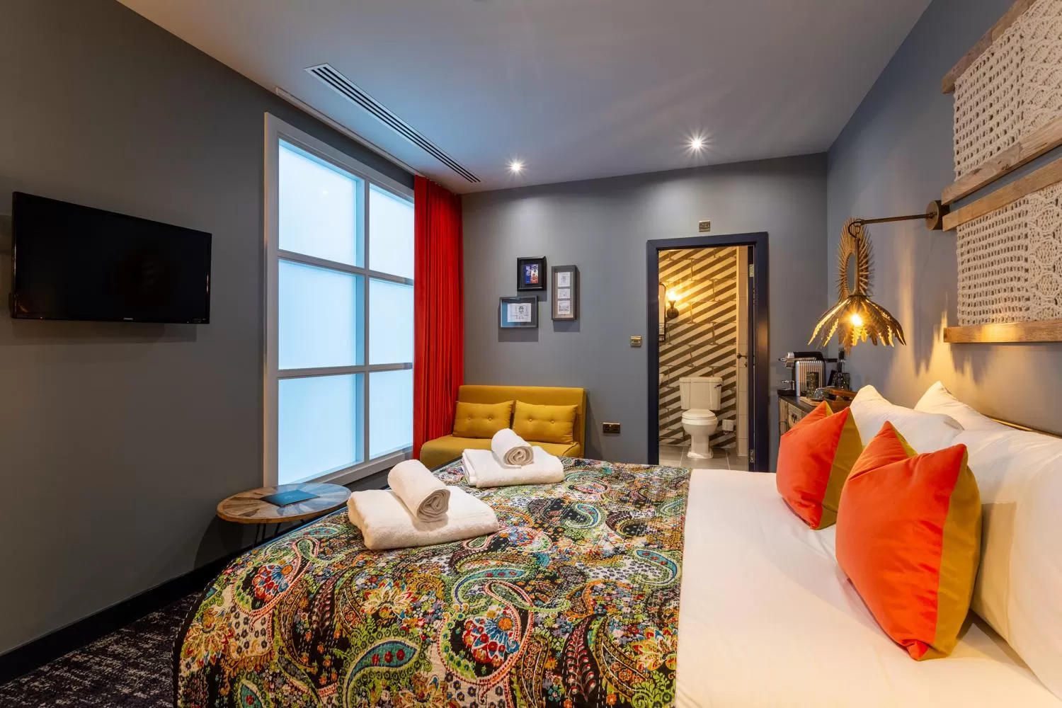 Photo of the whole room, Bed in The Market House