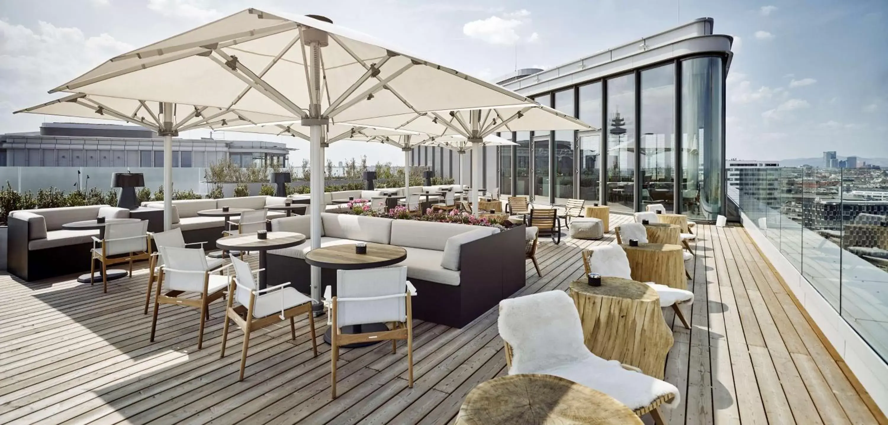 Balcony/Terrace, Restaurant/Places to Eat in Andaz Vienna Am Belvedere - a concept by Hyatt