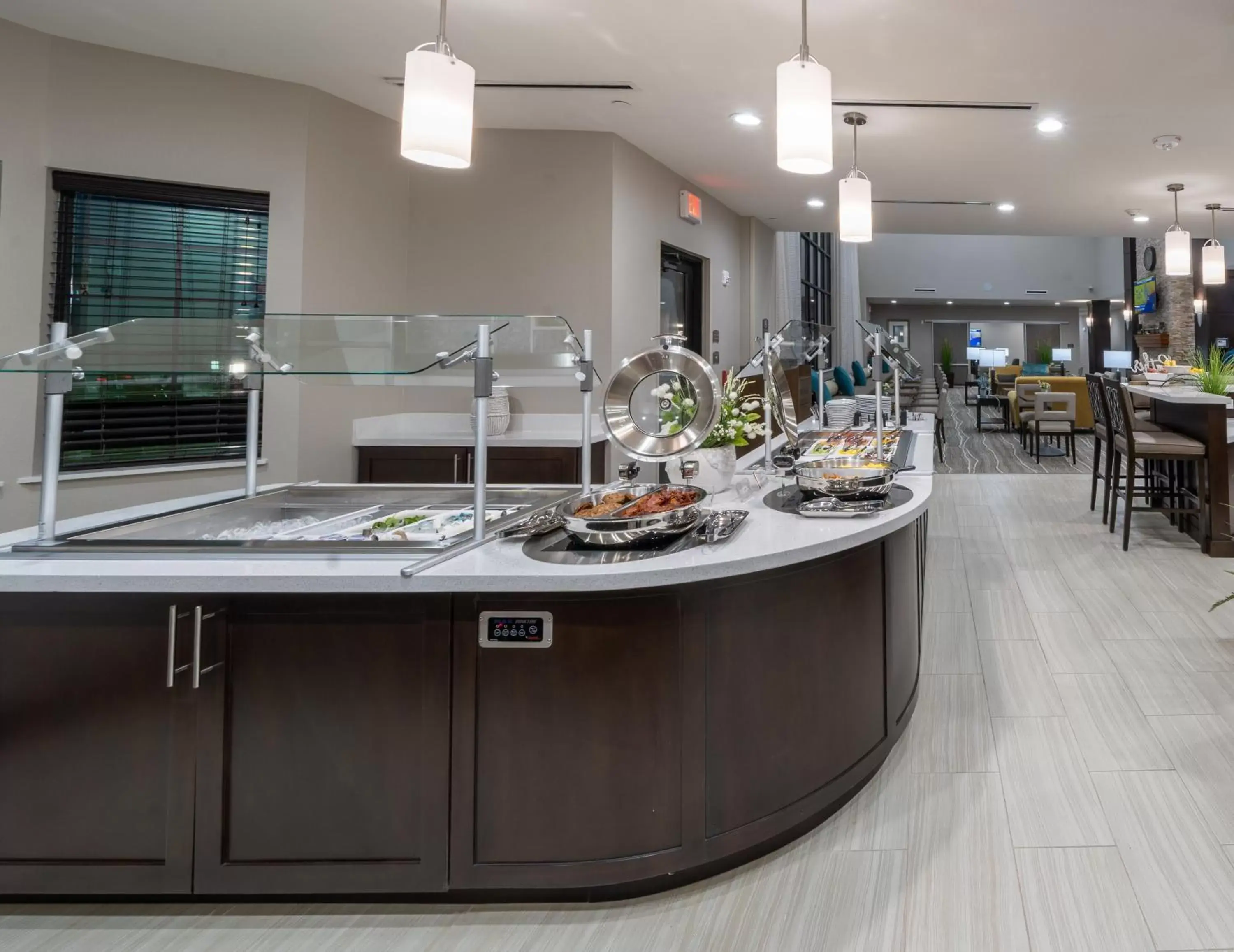 Breakfast, Restaurant/Places to Eat in Staybridge Suites Houston East - Baytown, an IHG Hotel