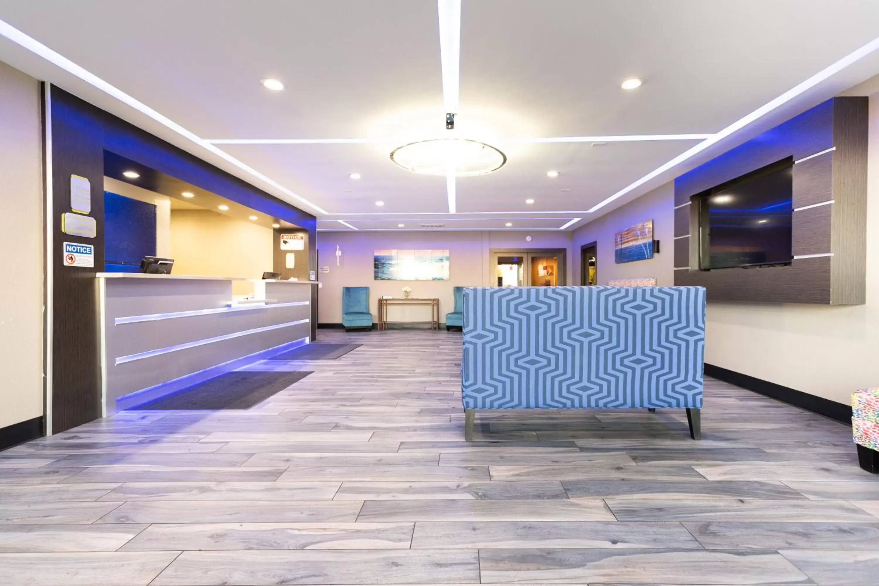 Lobby or reception, Lobby/Reception in SureStay Plus Hotel by Best Western Point Richmond