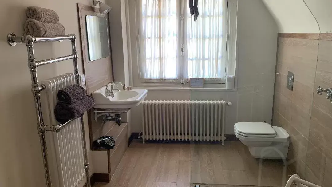 Bathroom in Chambres d'Hôtes Manoir de Beaumarchais