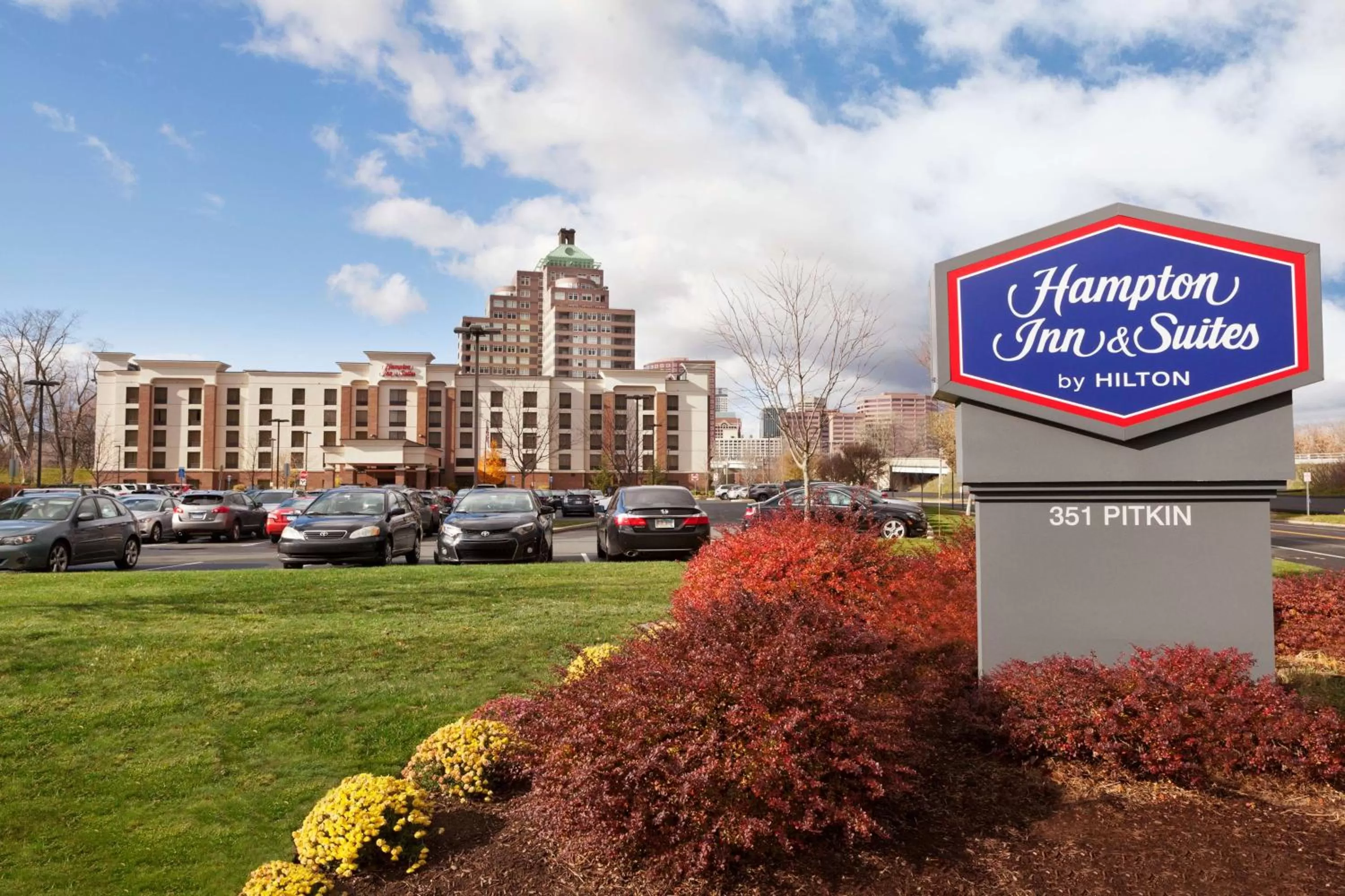 Property building in Hampton Inn & Suites East Hartford