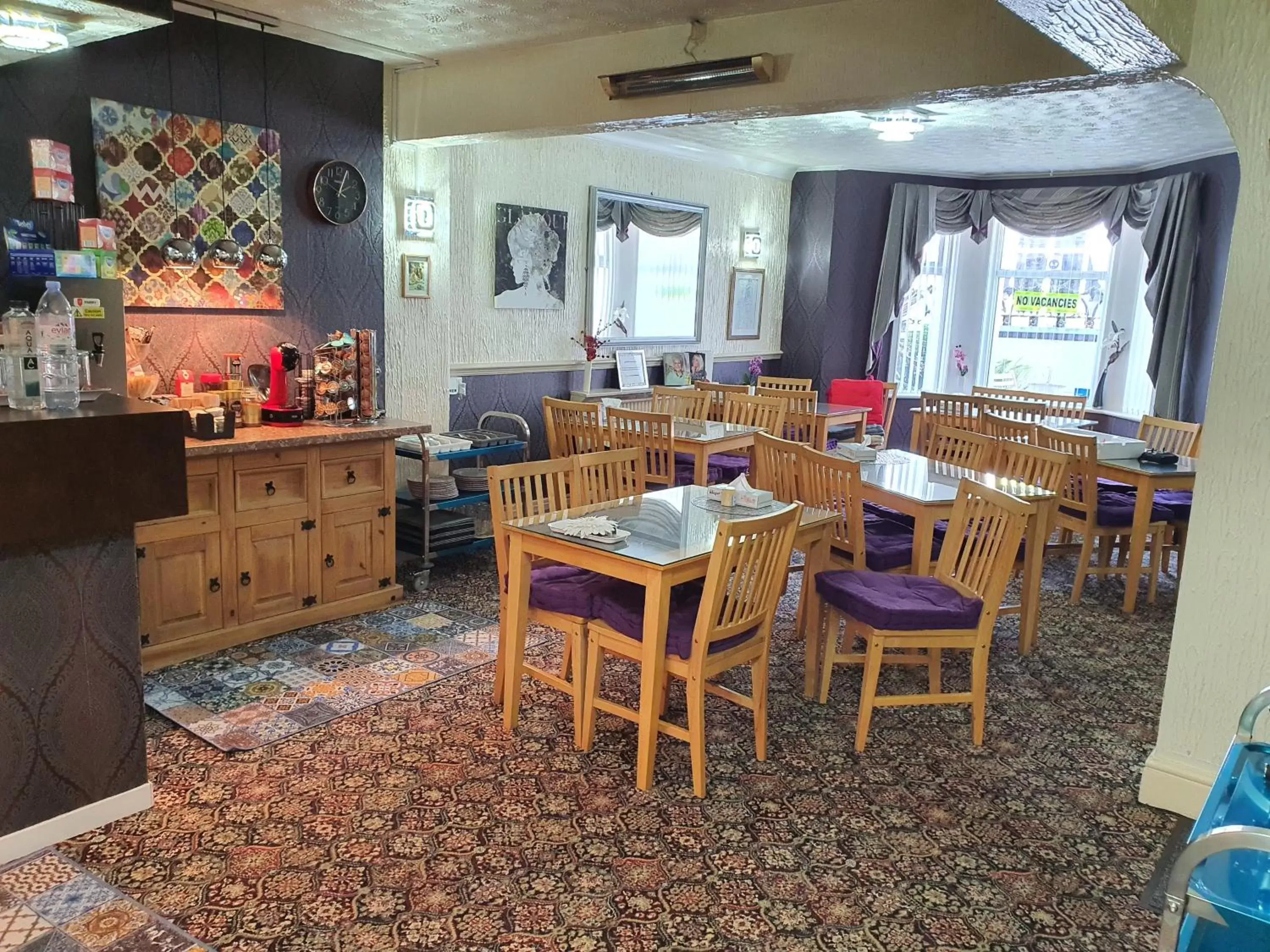 Continental breakfast, Restaurant/Places to Eat in Windsor House Hotel