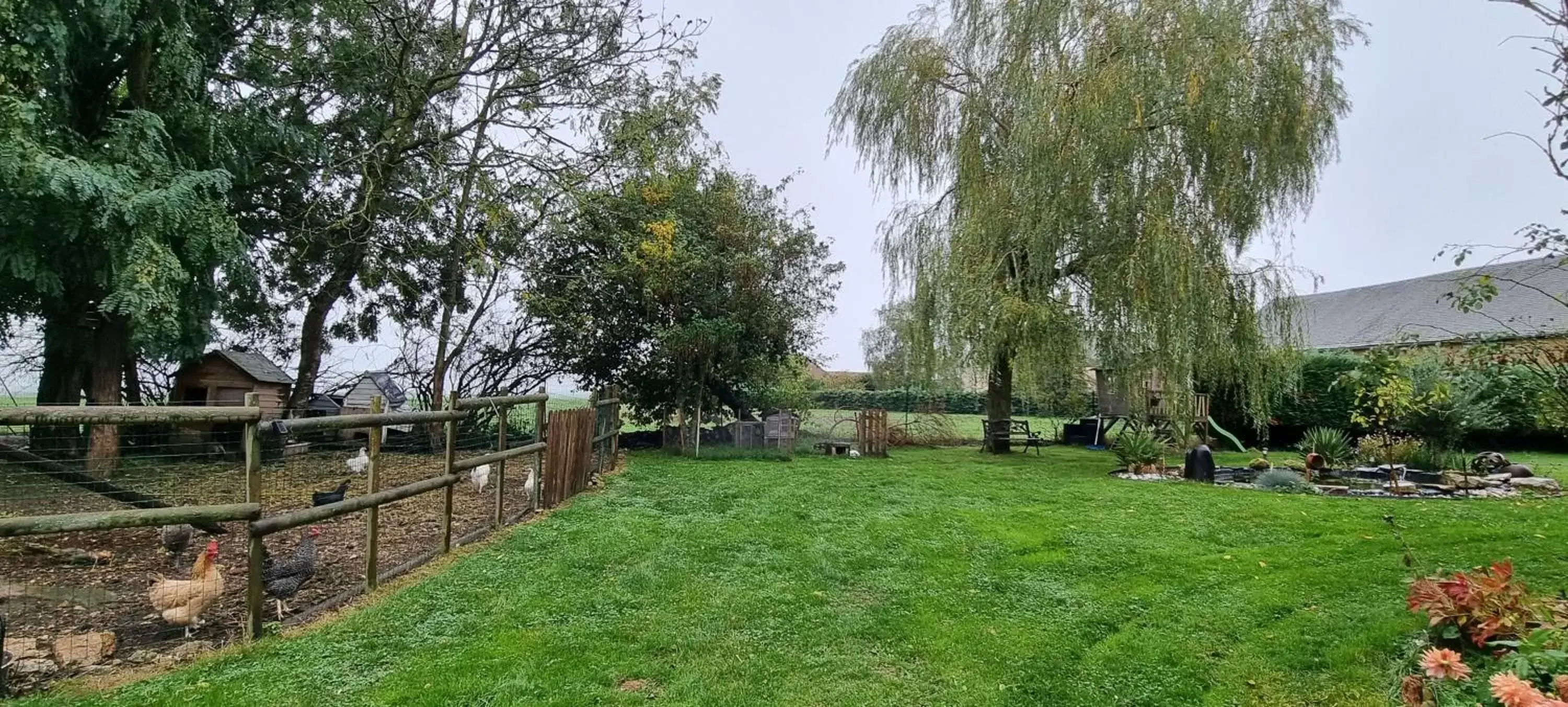 Garden in Au Nid des Champs, Agréable chambre d'hôtes avec jacuzzi sur demande, proche de Chartres