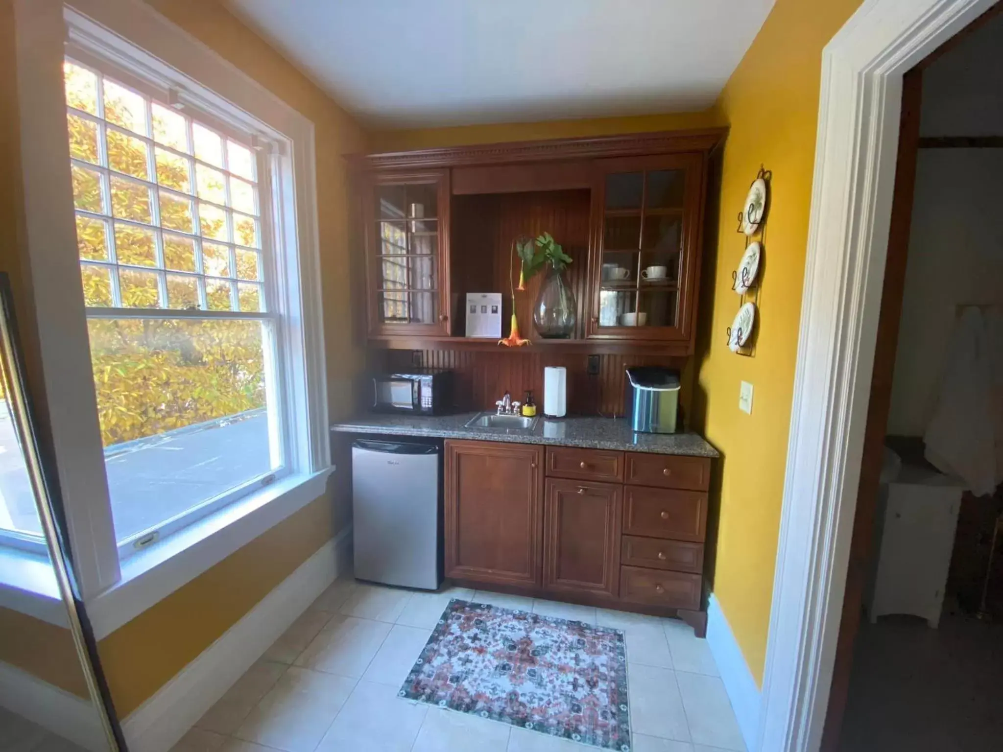 Kitchen/Kitchenette in Pasfield House Historic Mansion