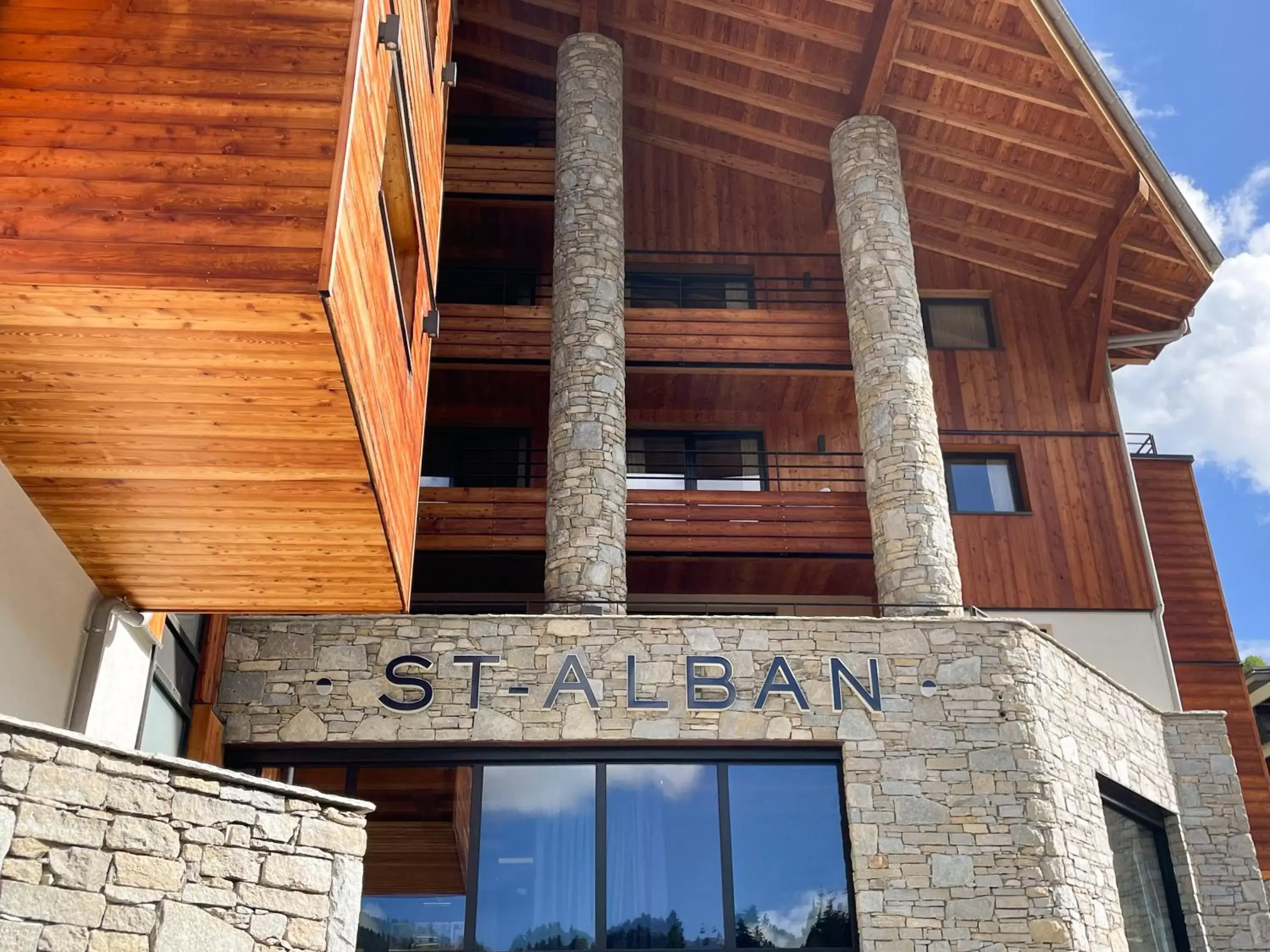 Property building, Pool View in St-Alban Hotel & Spa