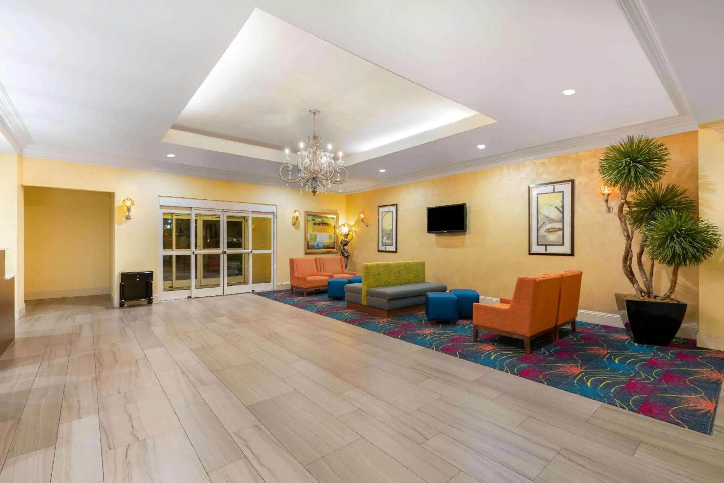 Lobby or reception, Lobby/Reception in La Quinta Inn & Suites by Wyndham Broussard - Lafayette Area