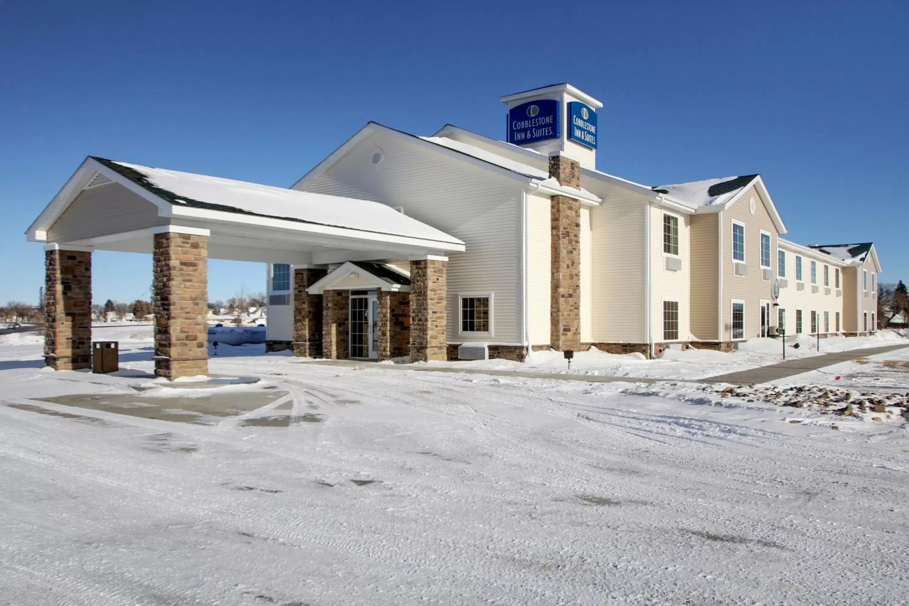 Property building, Winter in Cobblestone Inn & Suites - Harvey