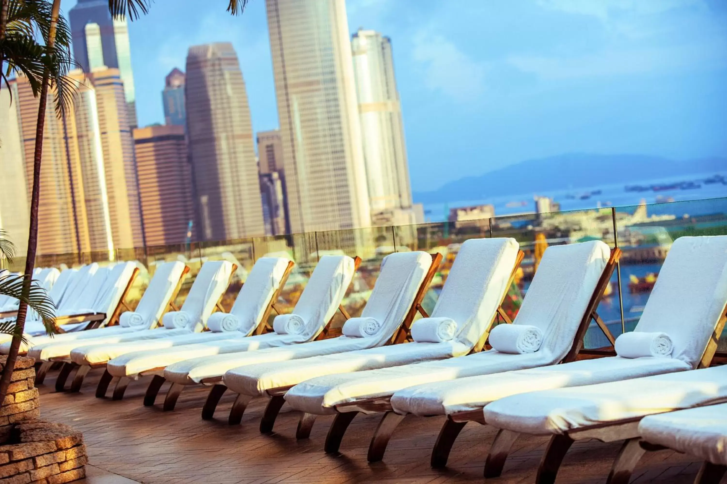 Swimming pool in Renaissance Hong Kong Harbour View Hotel