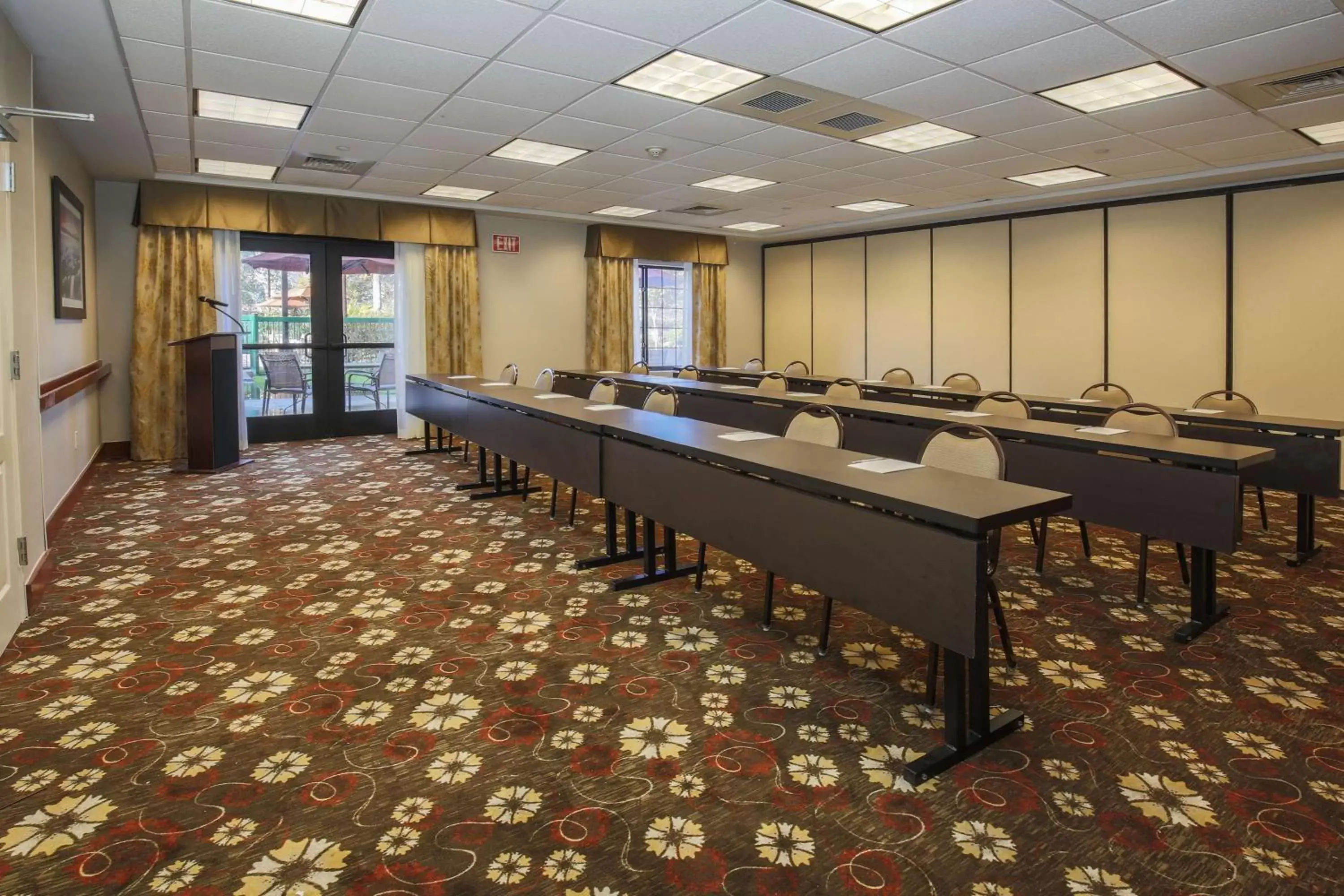 Meeting/conference room in Hampton Inn & Suites Camarillo