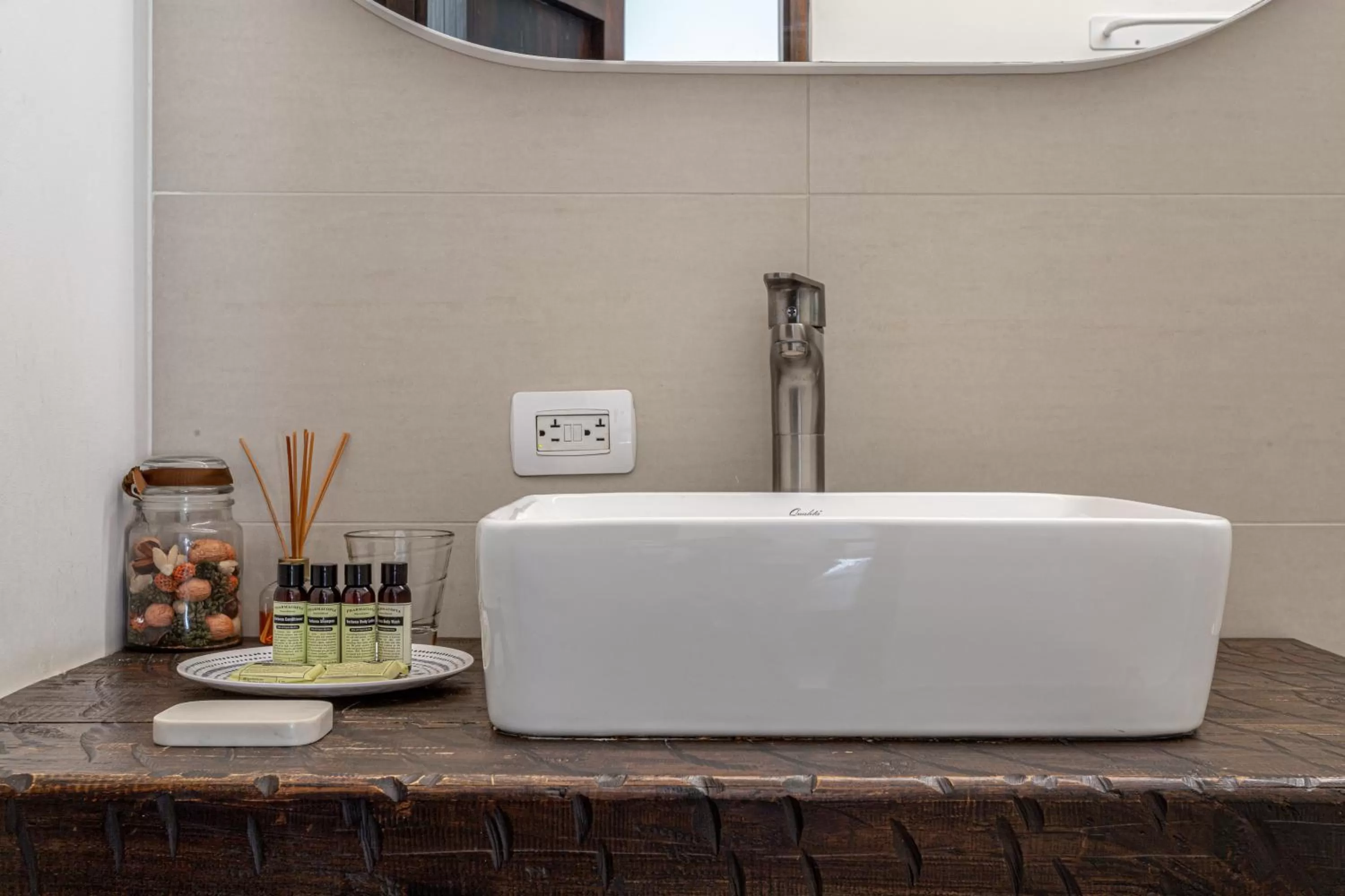 Bathroom in Soy Local Insignia