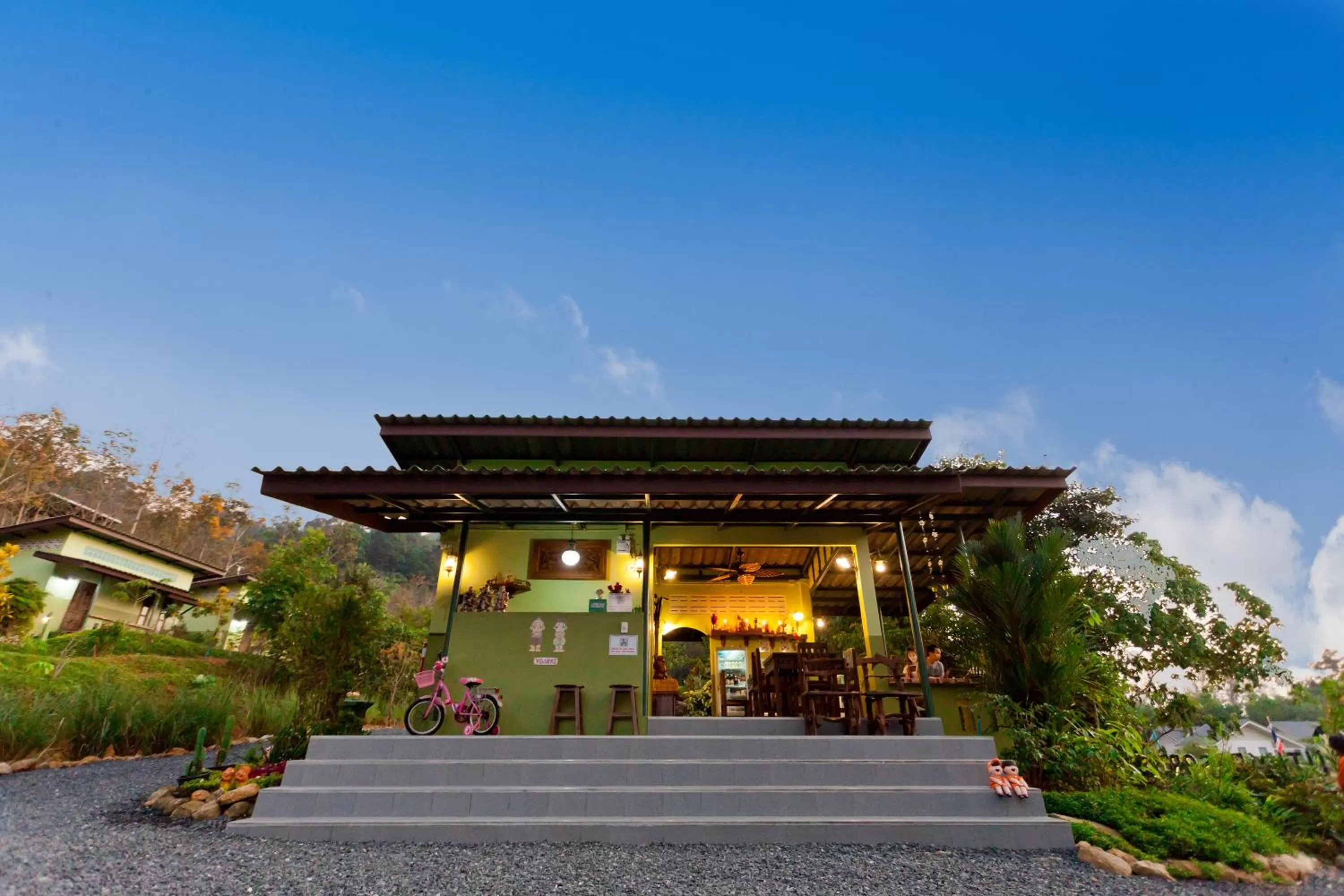 Restaurant/places to eat in The Mouth Resort - SHA Extra Plus