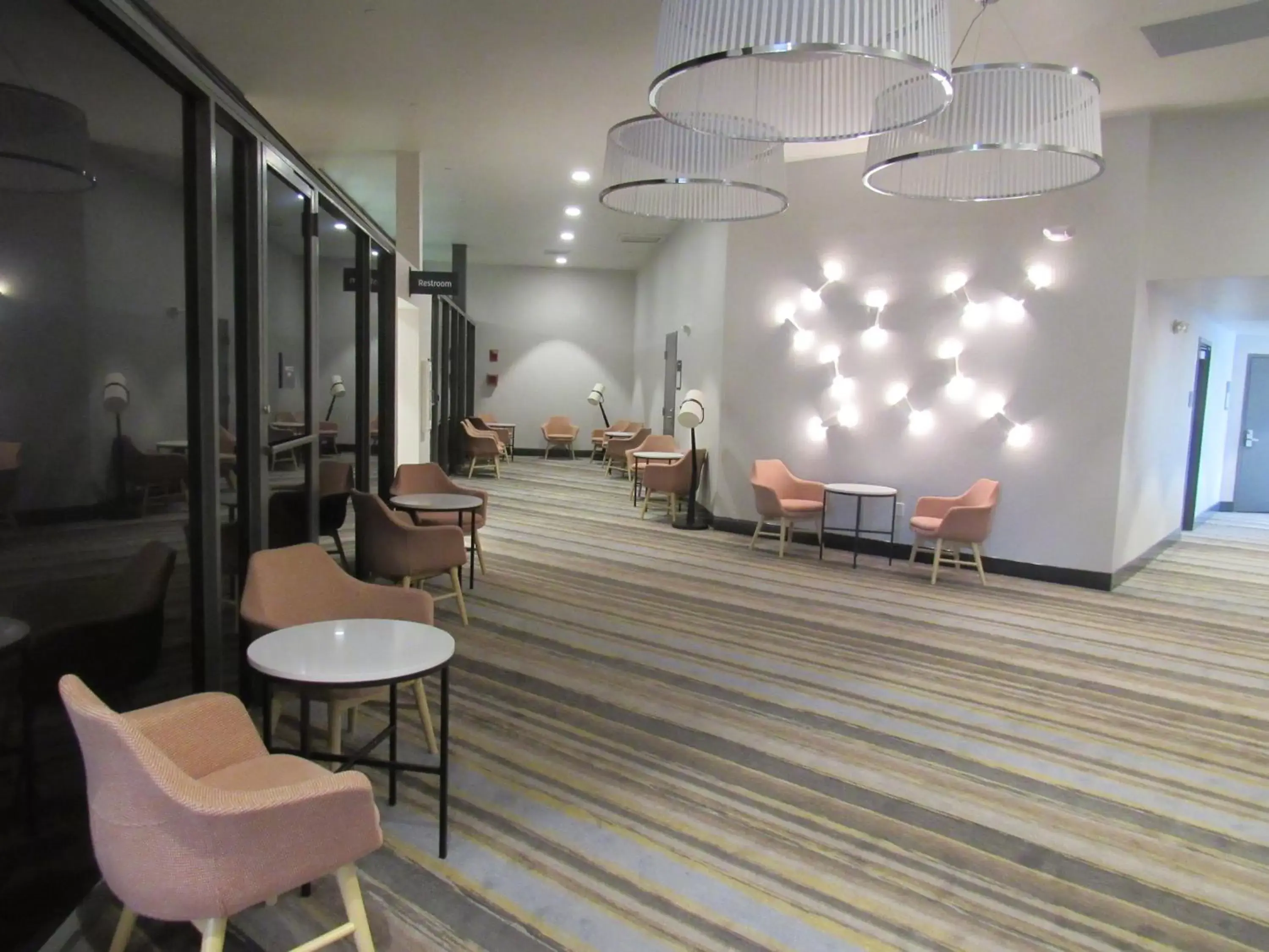 Lobby or reception in Holiday Inn Orlando International Dr-ICON by IHG Lobby or reception in Holiday Inn Orlando International Dr-ICON by IHG