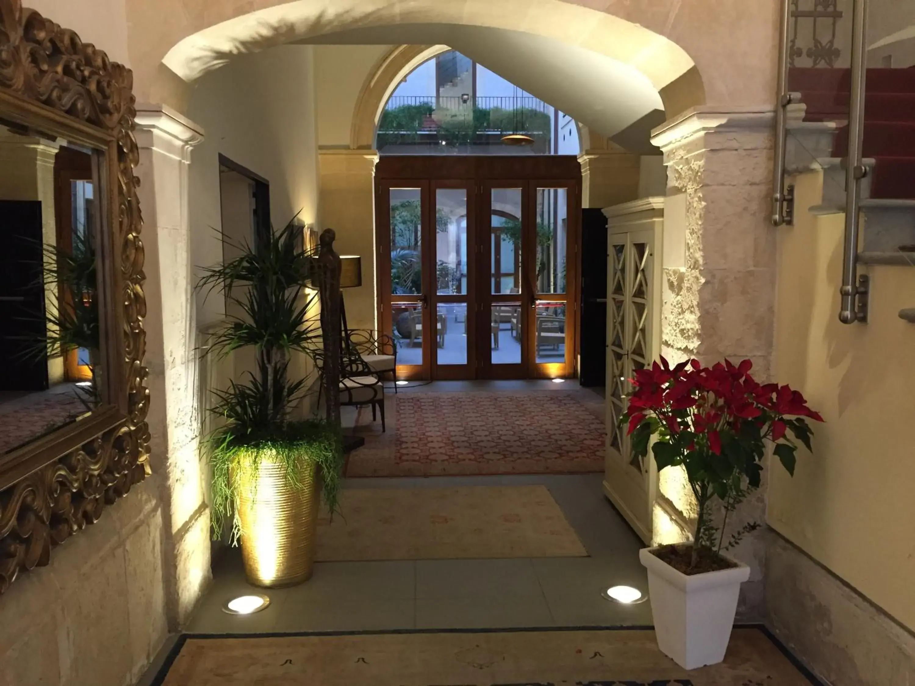 Facade/entrance in Grande Albergo Alfeo