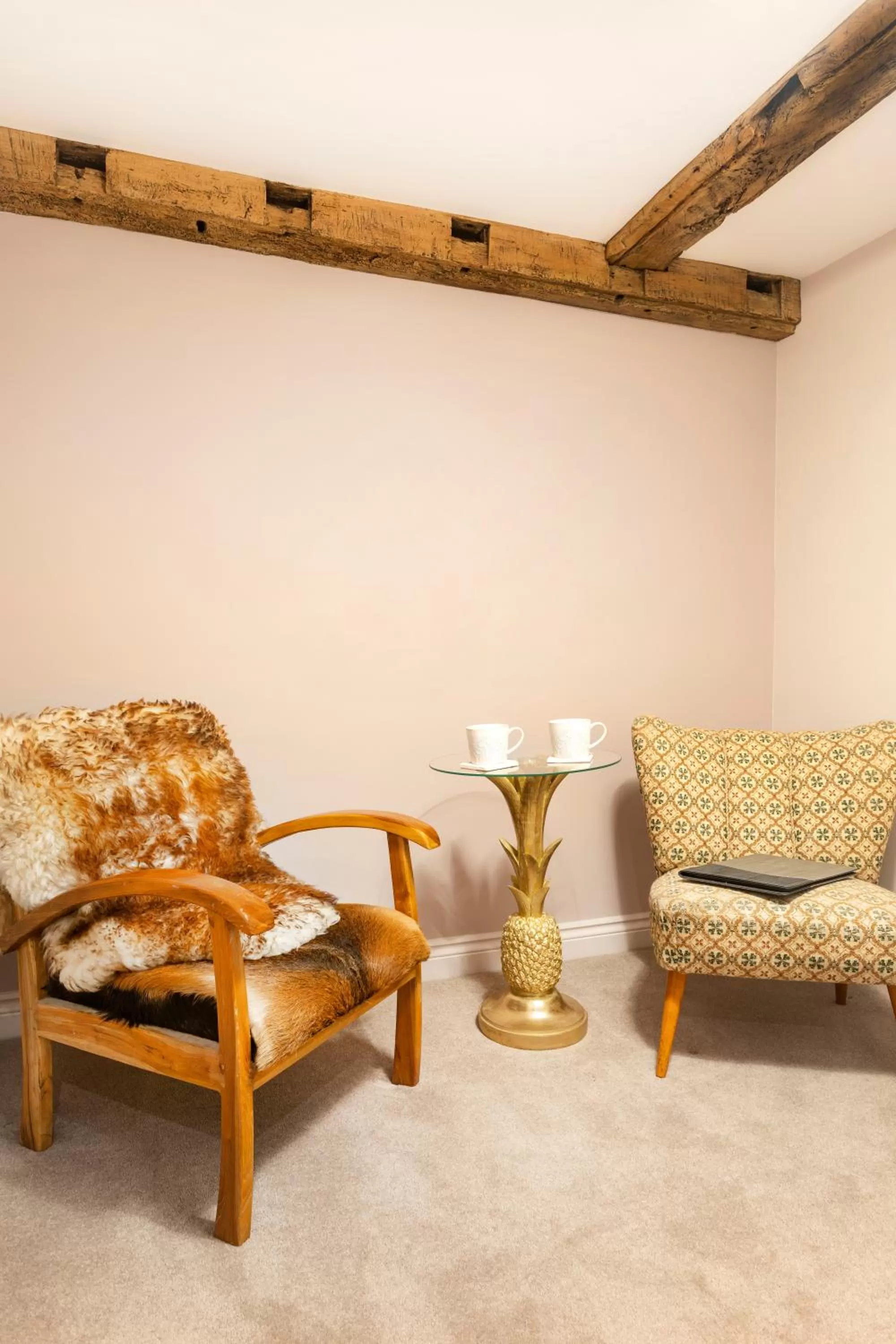 Seating area in The Queen's Inn