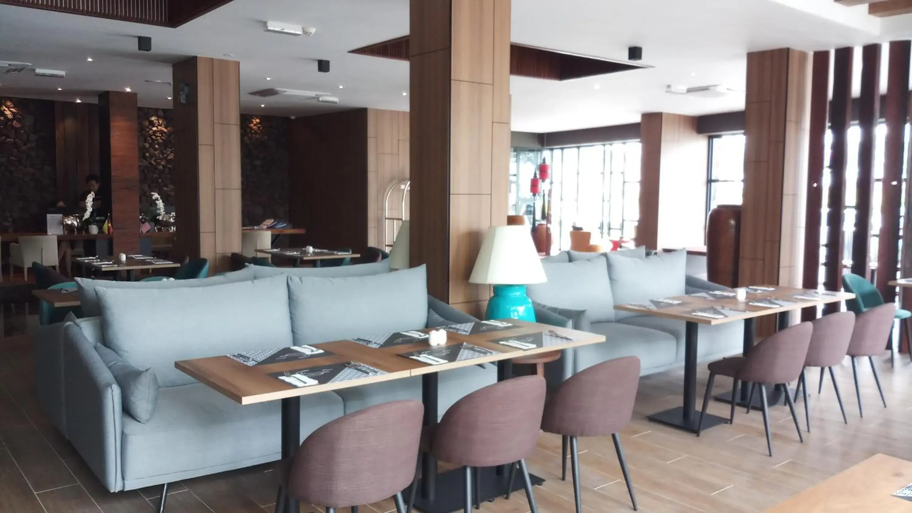 Restaurant/Places to Eat in Roxy Hotel Padungan