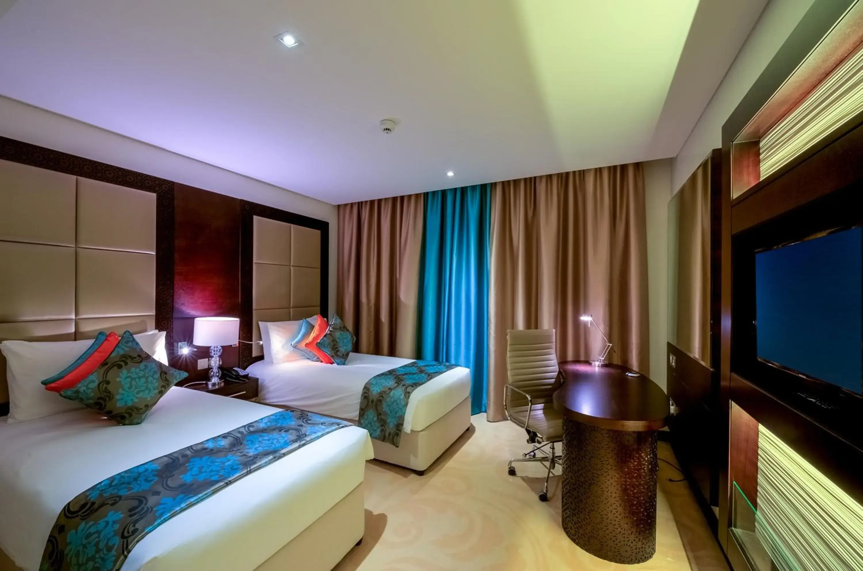 Photo of the whole room, Bed in Holiday Inn AlSeeb Muscat, an IHG Hotel