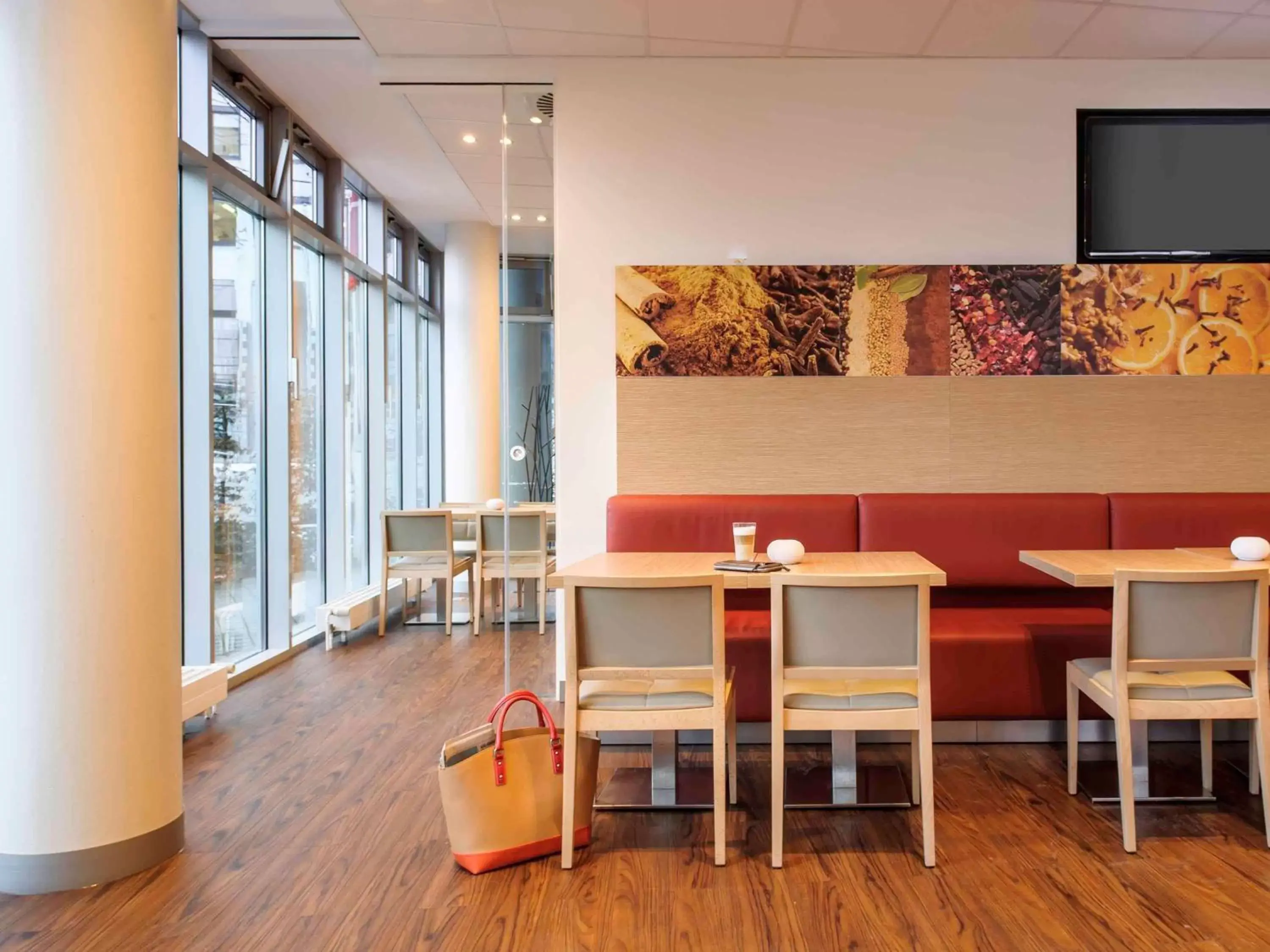 Restaurant/places to eat, Dining Area in ibis Hotel Stuttgart City