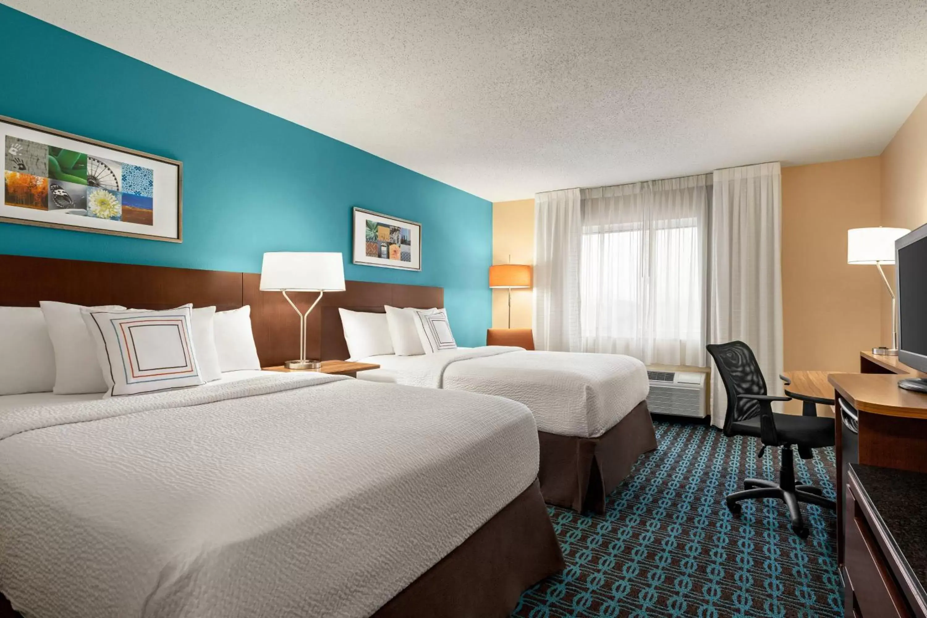 Photo of the whole room, Bed in Fairfield Inn Philadelphia Airport