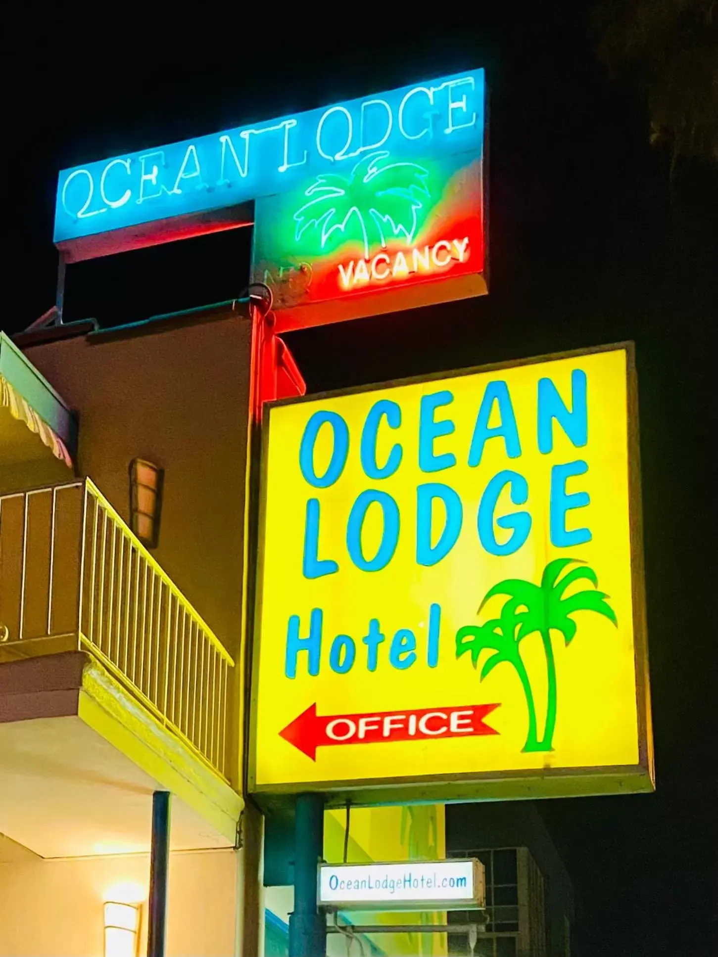 Logo/Certificate/Sign in Ocean Lodge Santa Monica Beach Hotel