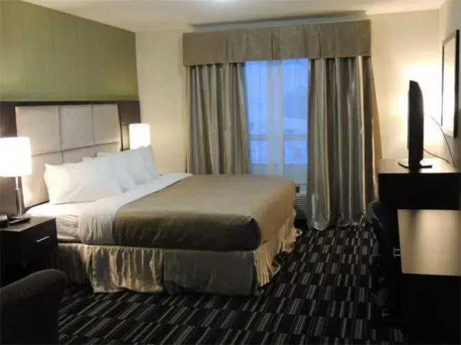 Bedroom, Bed in Western Star Inn & Suites Esterhazy